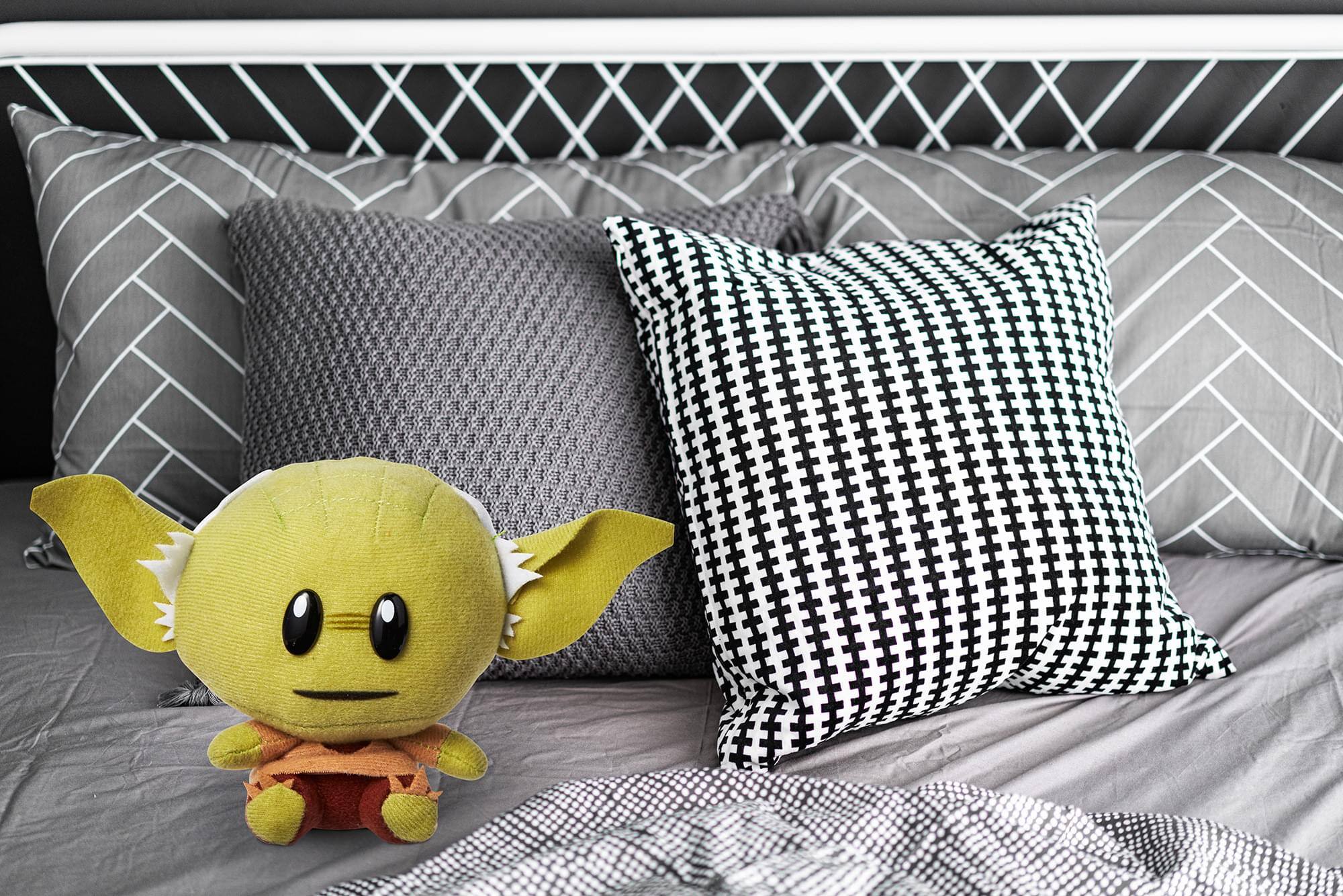 Alt View 4. Star Wars - Star Wars Mini SuperBITZ Plush Toy - Yoda - Green.