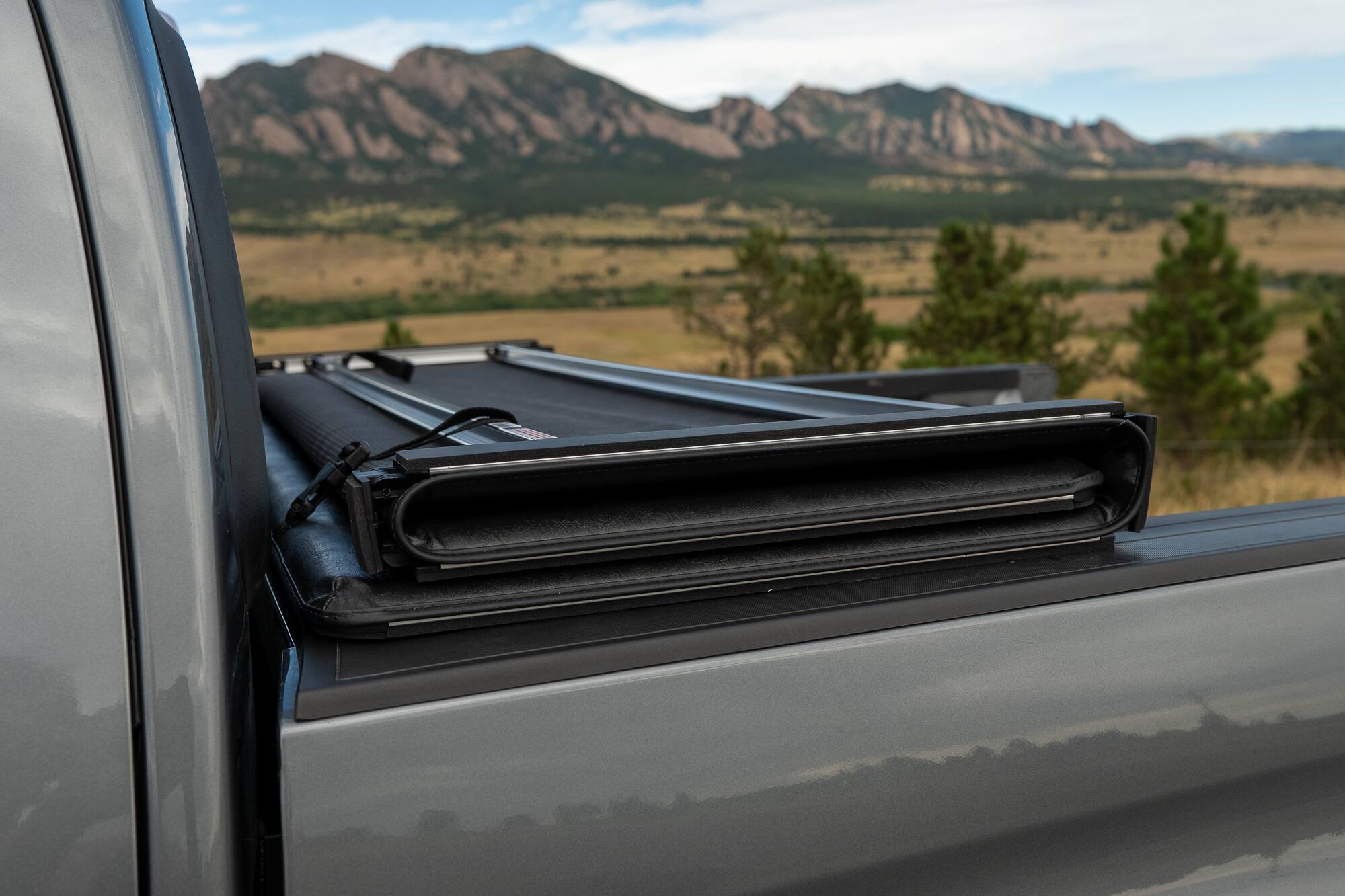 Alt View 14. Bestop - EZ-Fold Soft Tonneau - Chevy/GMC '04-07 Silverado/Sierra 1500; For 5.8 ft. bed; {Exc. '07 New Body Style} - Black.