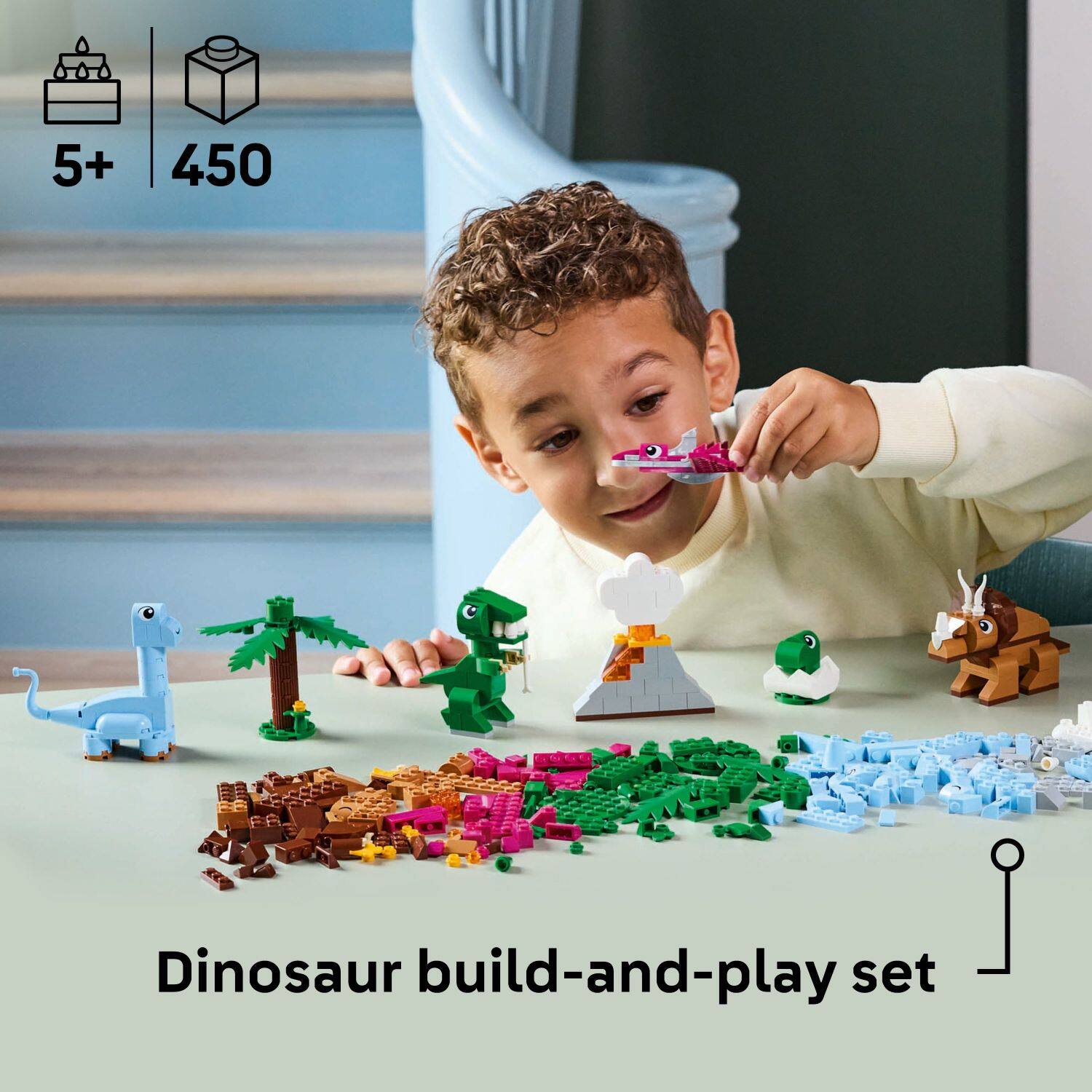 Dinosaur build-and-play set: 5+ 450 pieces