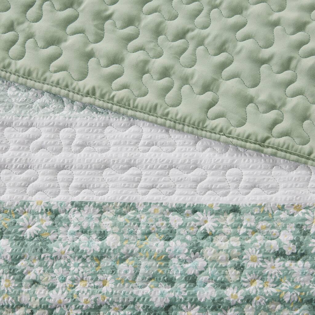 Alt View 5. Gracie Mills - Gracie Mills Glenn Coastal Breeze 5-Piece Seersucker Comforter Ensemble with Coordinating Throw Pillows - Green.