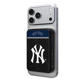 Keyscaper - New York Yankees Endzone Plus Wireless Power Bank - Multicolor