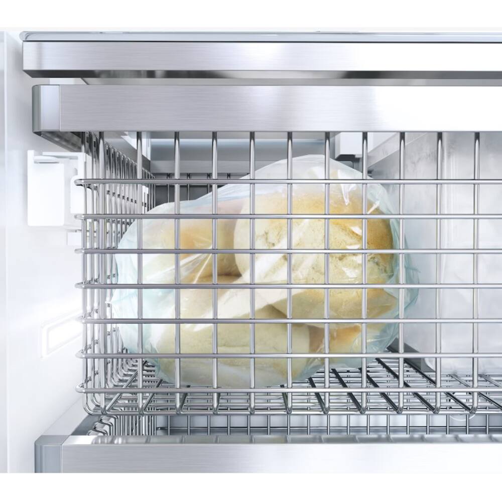 Left. Miele - F 2812 Vi - Panel Ready.