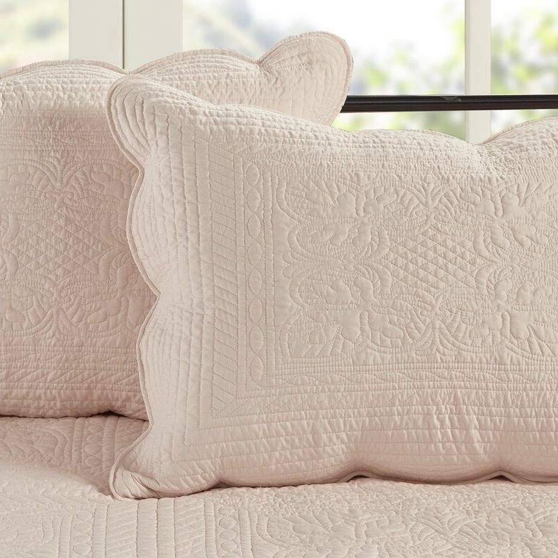 Left. Hivvago - King Size 3 Piece Reversible Scalloped Edges Microfiber Quilt Set in Blush - Blush.