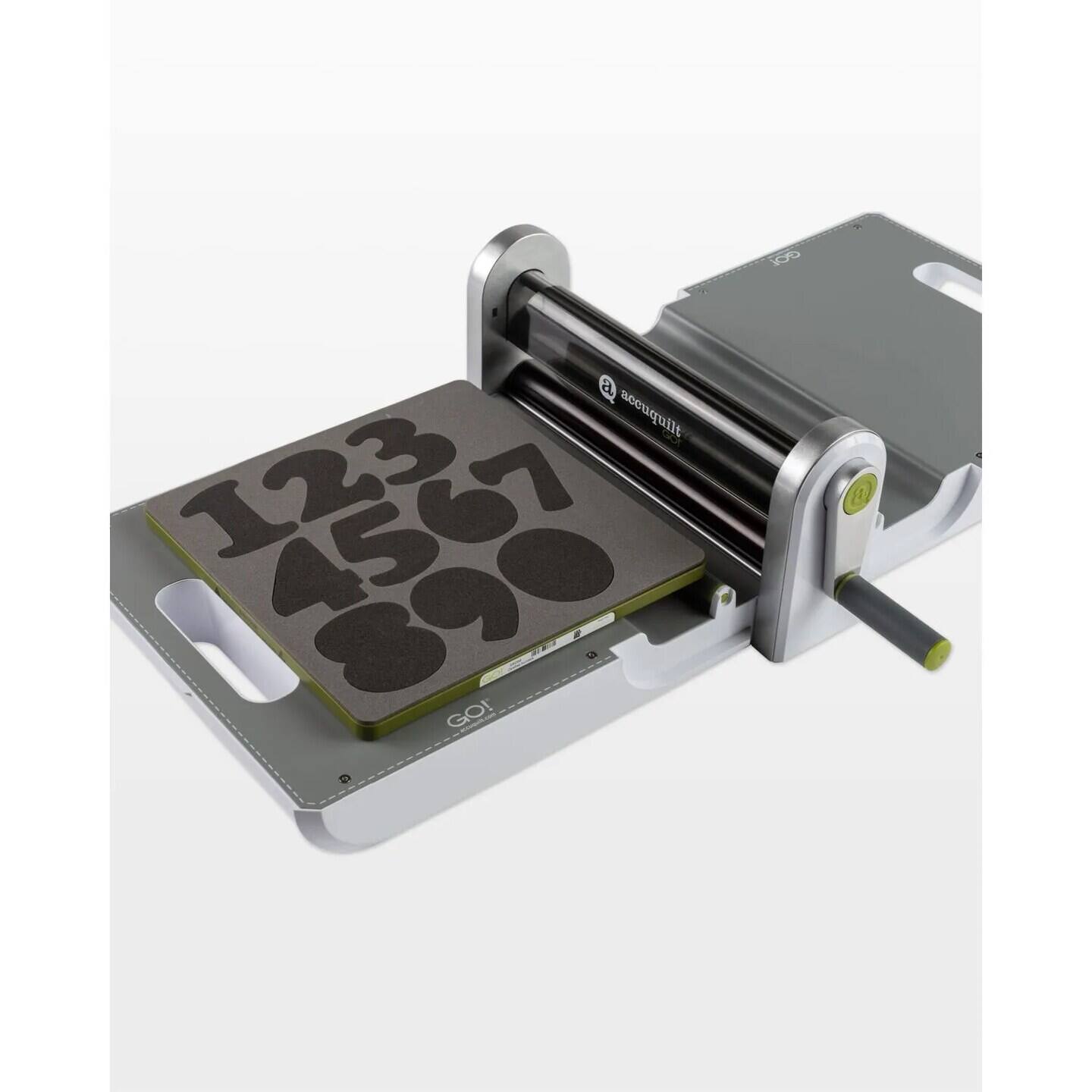 100 a accuquilt C 123 4567 89 GO!