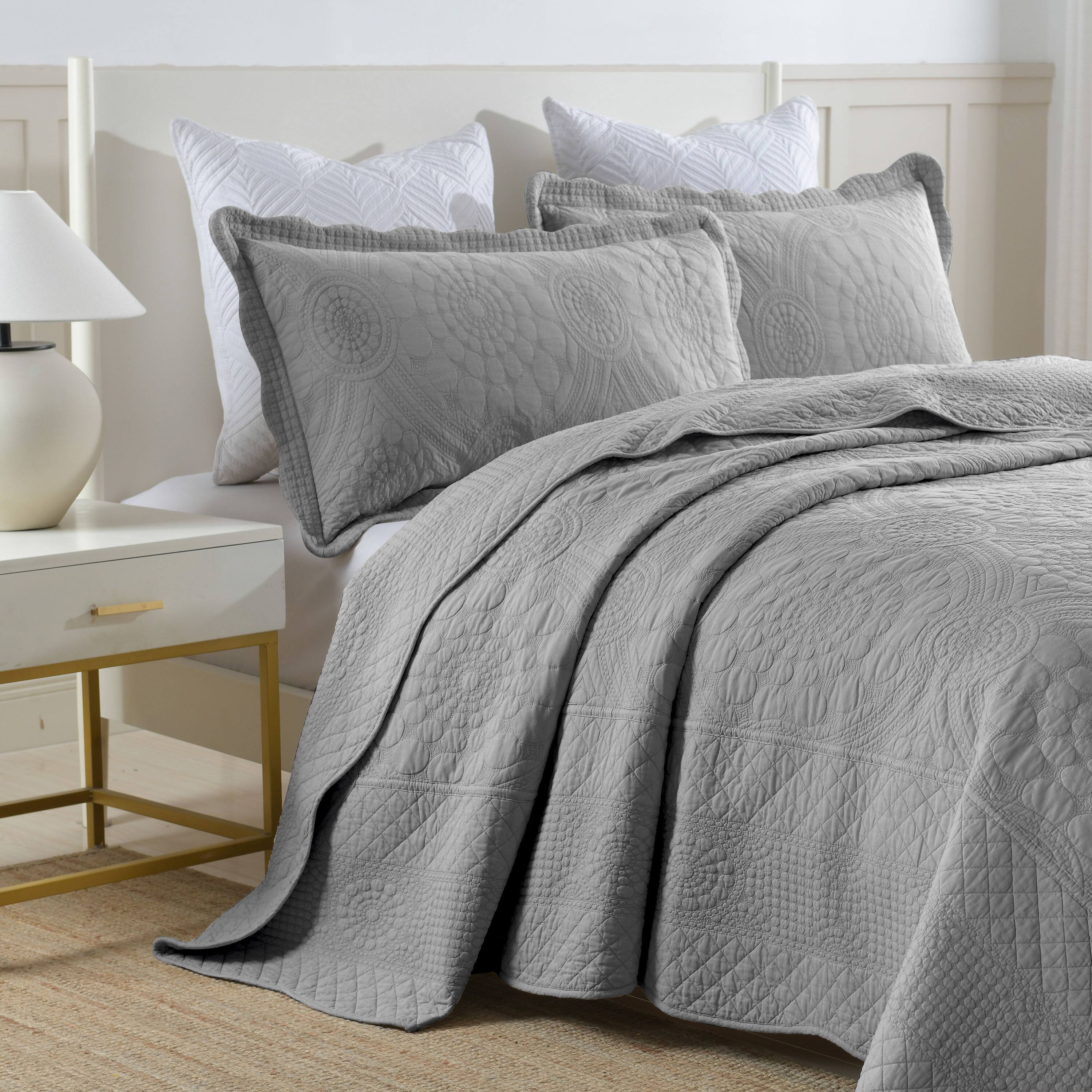 Left. MarCielo - Marcielo 3 Piece 100% Cotton Oversized Bedspread Lightweight Quilt Set - Light Grey.