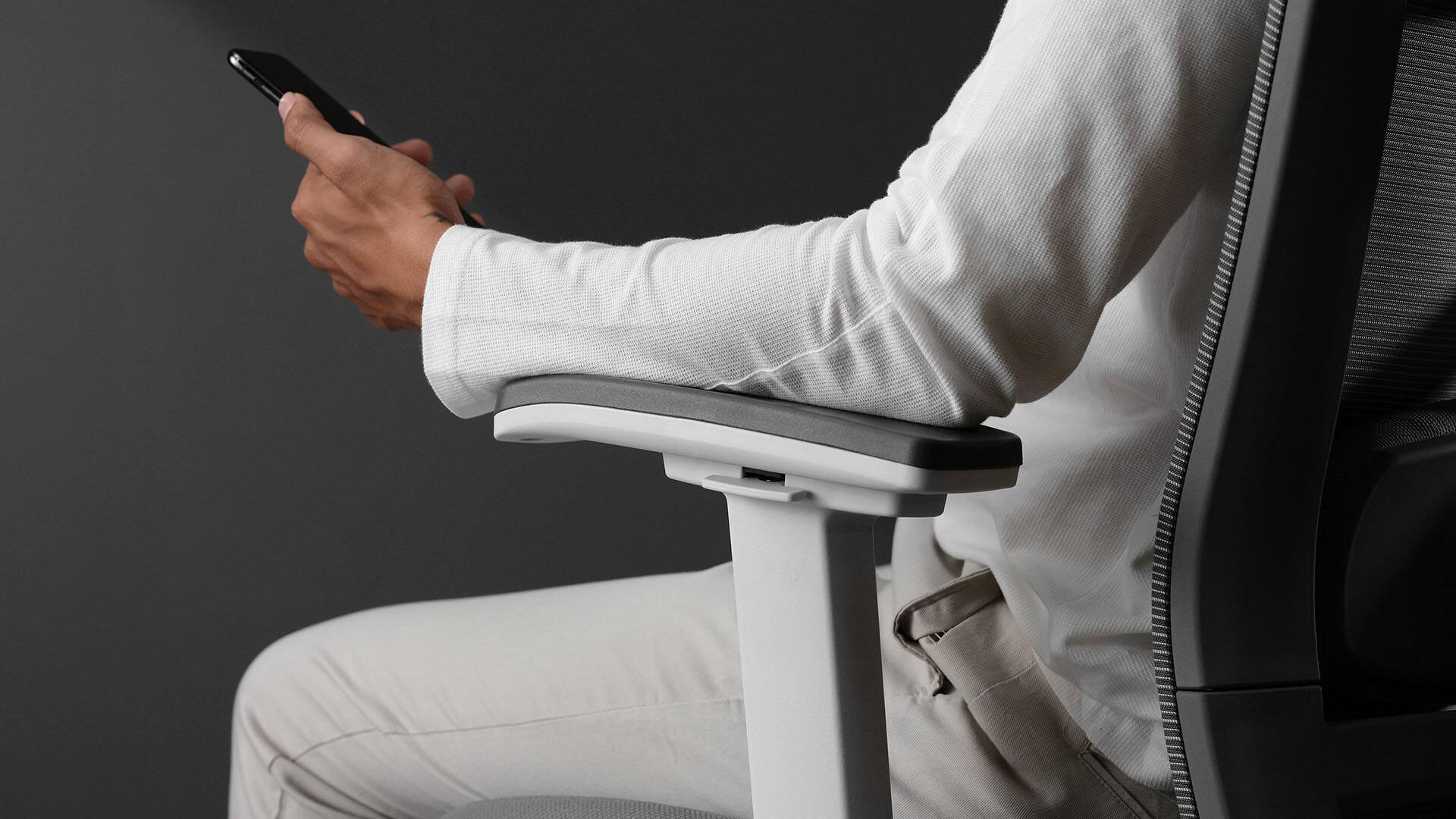 Left. Autonomous - Autonomous ErgoChair Pro Ergonomic Office Chair - Cool Gray.