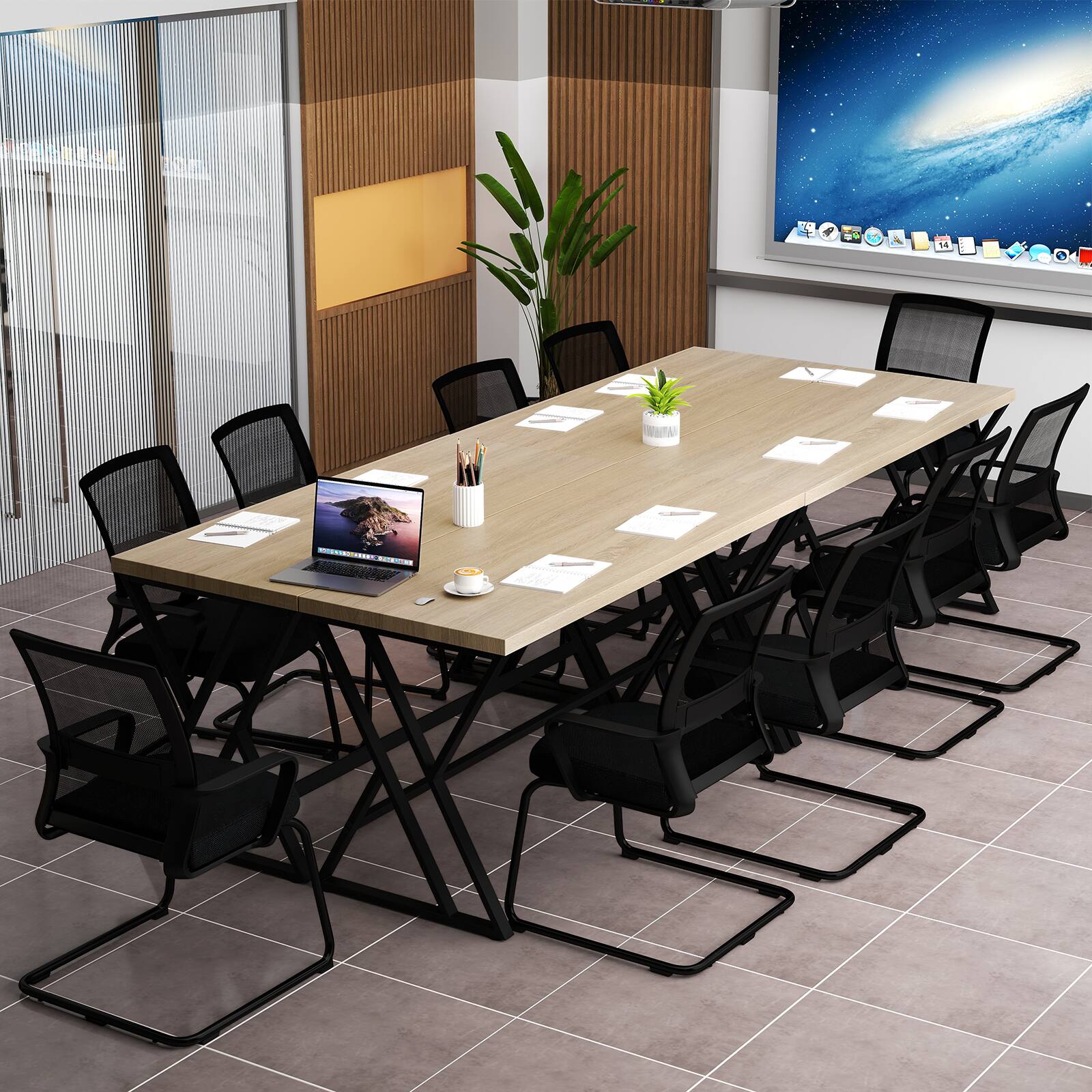 The text in the image appears to be:

"TOO MOTONIAIL.CO 14 04"