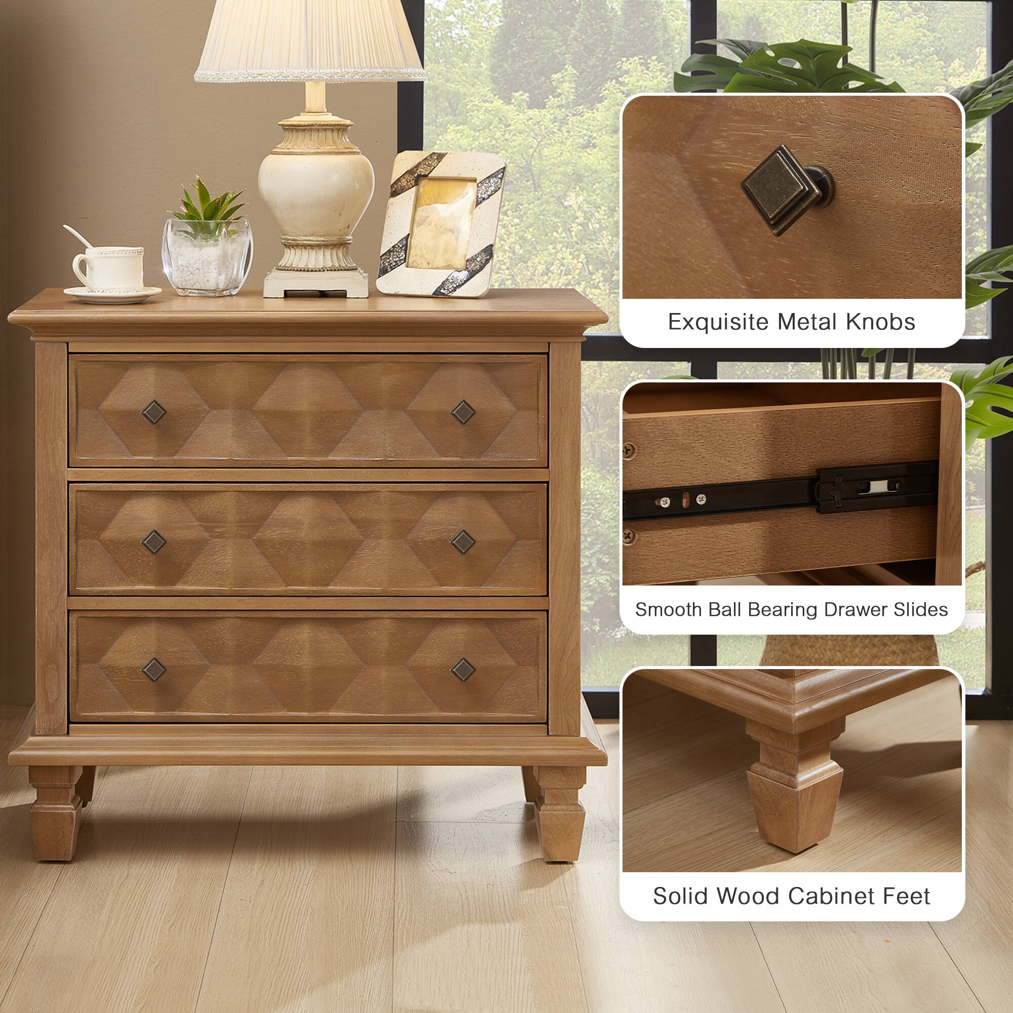 Exquisite Metal Knobs  
Smooth Ball Bearing Drawer Slides  
Solid Wood Cabinet Feet