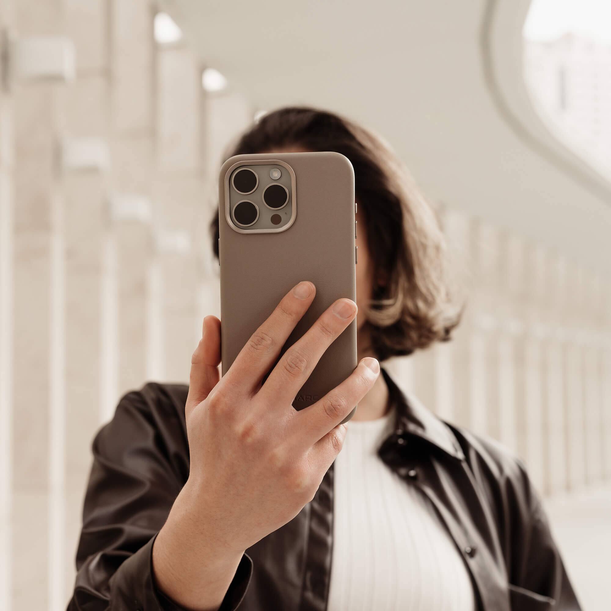 Alt View 1. SANDMARC - Minimal Leather Case - iPhone 16 Pro Max - Sand - beige.