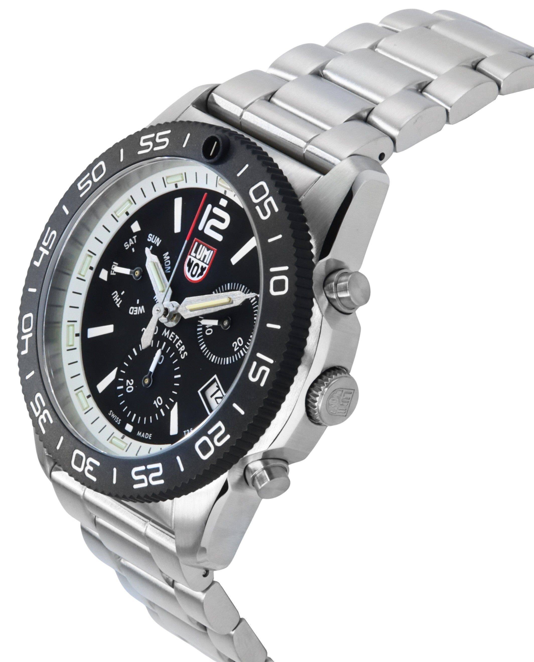 55 50 12 50 SAT SUN - 45 FRI NOX LUMI - 10 THU WED - 20 METERS 20 10 35 - SWISS MADE 50 30 52 80% LU.T