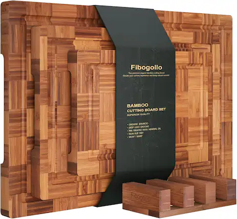 Fibogollo
Our premium organic bamboo cutting board
Elevate your culinary experience and bring natural warmth.
BAMBOO CUTTING BOARD SET
SUPERIOR QUALITY
- ORGANIC BAMBOO
- DEEP JUICE GROOVE
- PRE-TREATED WITH MINERAL OIL
- NON-SLIP FEET
- WON'T WARP
Fibogollo