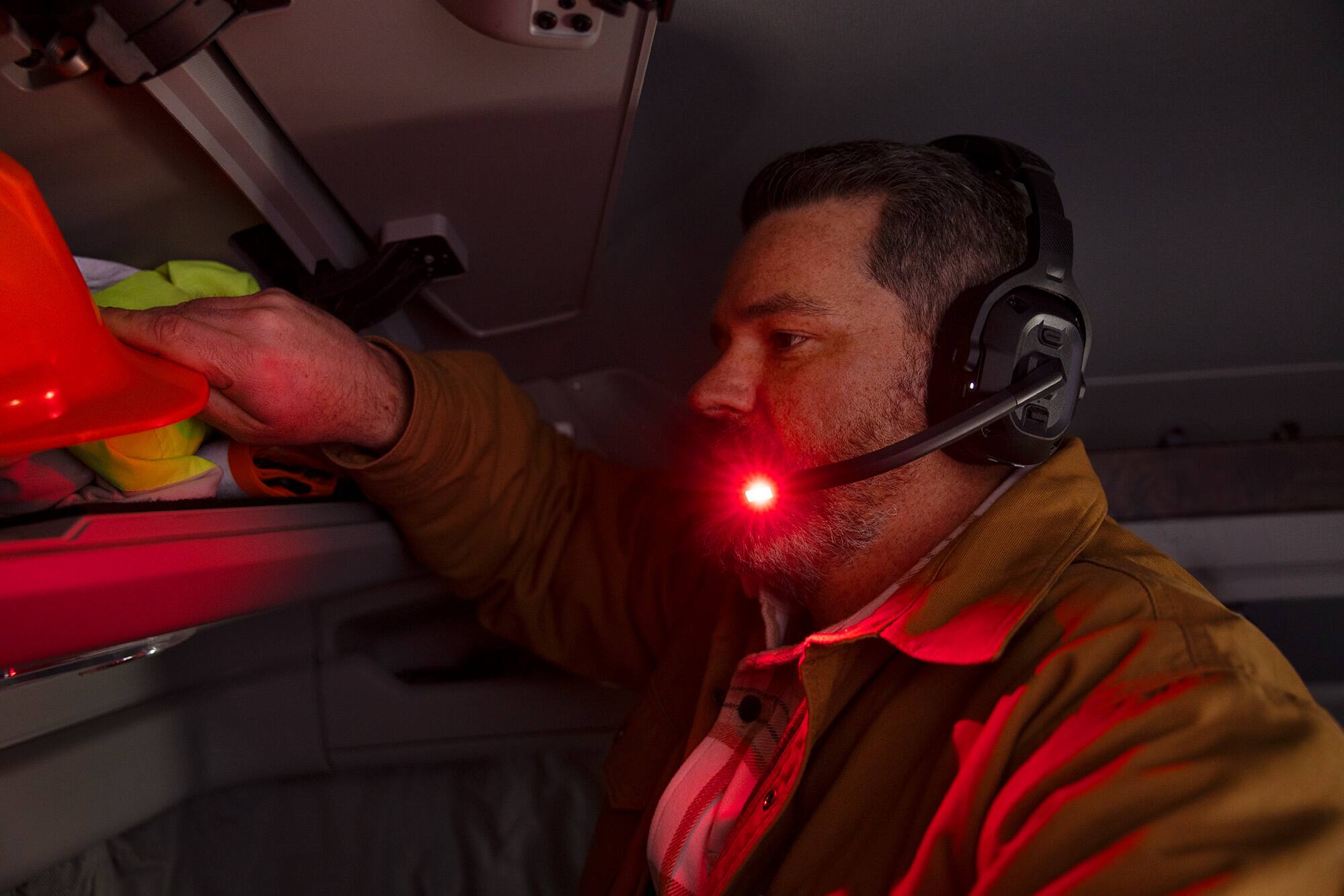 Alt View 1. Garmin - Garmin dēzl Headset 110, Single-Ear Premium Trucking Headset Bundle - Black.