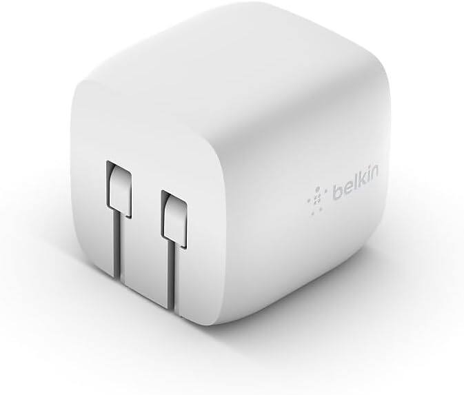 Alt View 1. Belkin - Belkin Boost Charge 30W GaN Wall Charger + USB-C to Lightning - White.