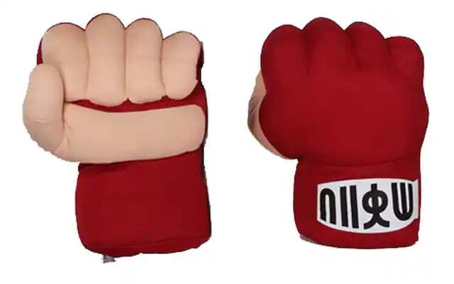 Front. Multiverse Studio - Street Fighter Ryu Plush Fists - Red.