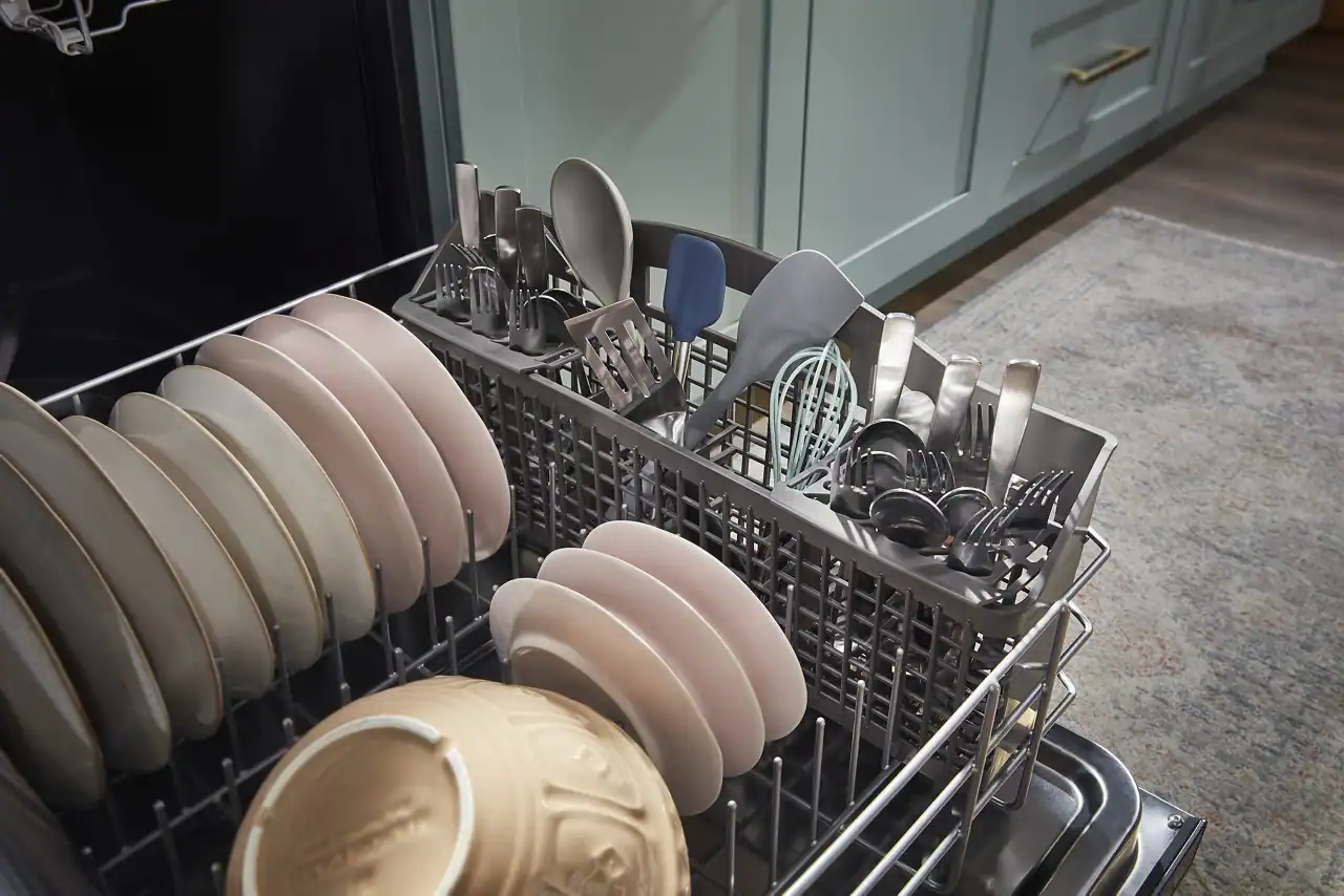 Alt View 16. Whirlpool - 24" Top Control Built-in Stainless Steel Tub Dishwasher with 3rd Rack, Water Repellent Silverware Basket,  41 dBA - Fingerprint Resistant Stainless Steel.