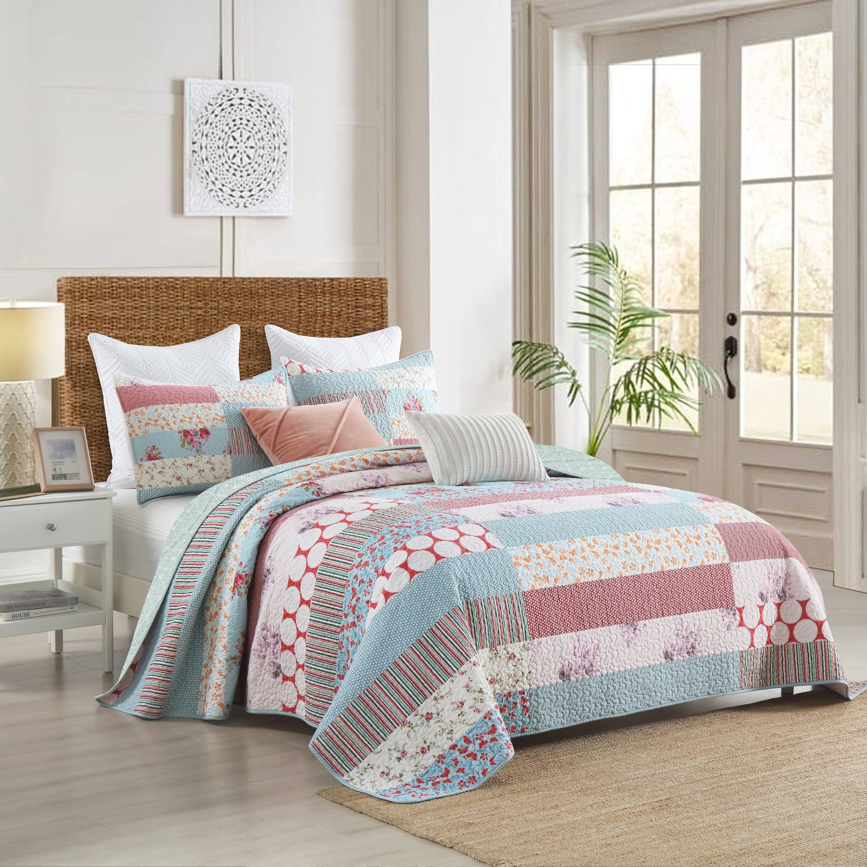 Angle. MarCielo - Marcielo 3 Pcs Printed Quilt Set Floral Patchwork Pattern Bedspread Set - Blue.
