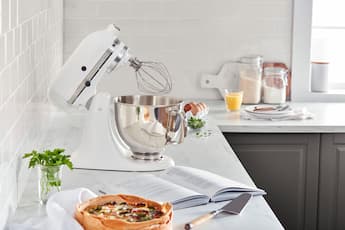 KitchenAid Artisan Series 5 Quart Tilt Head Stand Mixer KSM150PSWH KitchenAid Artisan Series 5 Quart Tilt Head Stand Mixer KSM150PSWH
