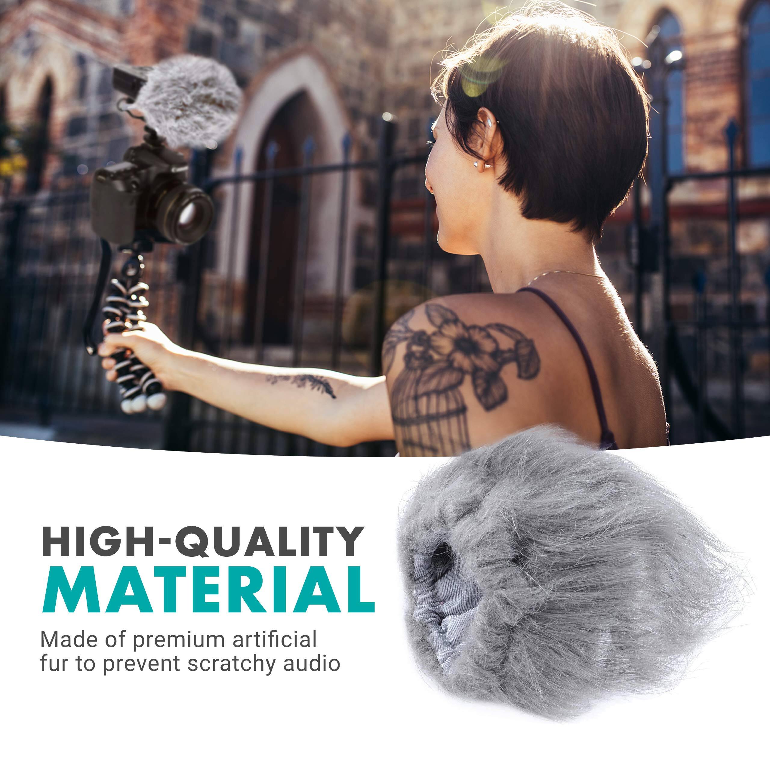 HIGH-QUALITY MATERIAL  
Made of premium artificial fur to prevent scratchy audio