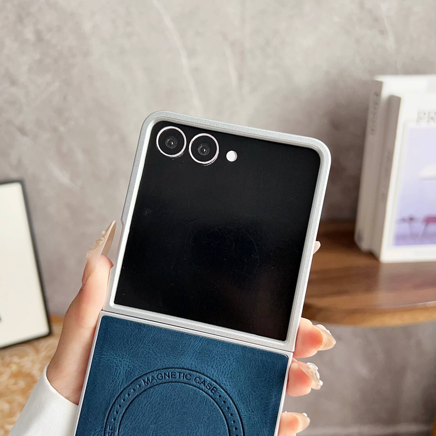 MAGNETIC CASE