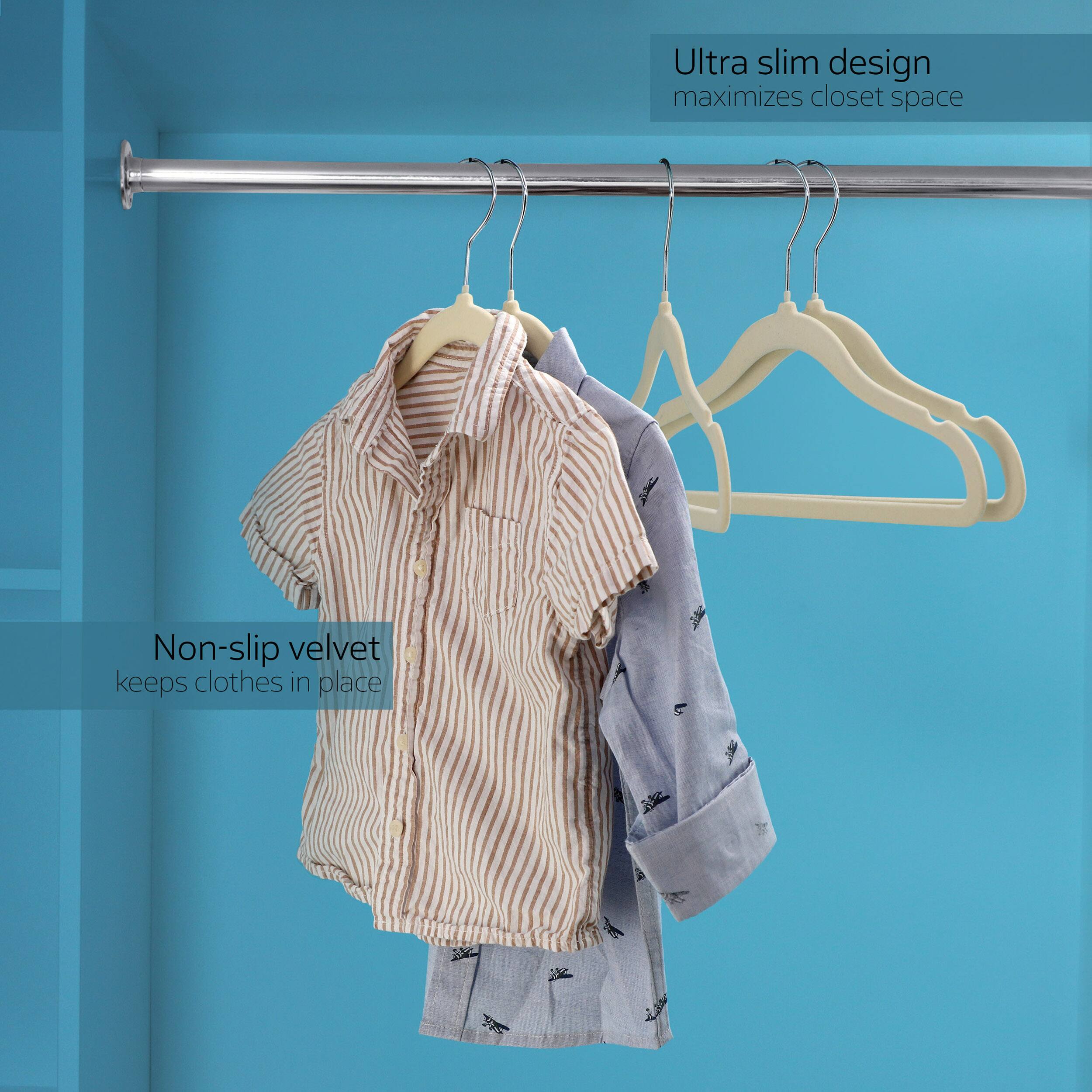 Ultra slim design maximizes closet space  
Non-slip velvet keeps clothes in place