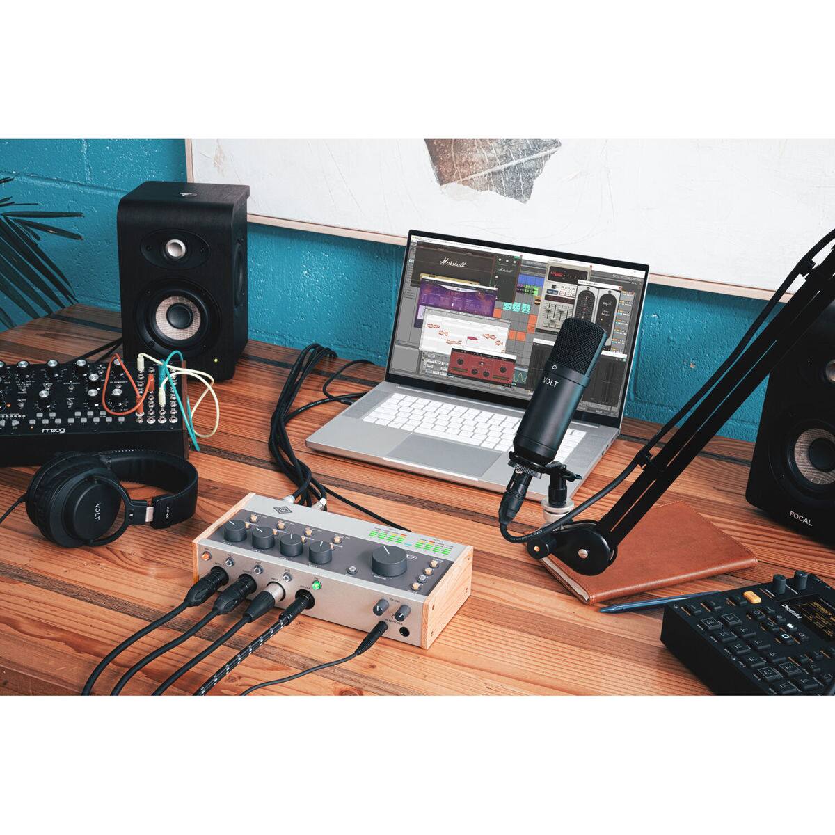 ns + OLT VaLT ..._.... .. ... FM FOCAL M 1 M - 5 - 5 1 E L A I A A