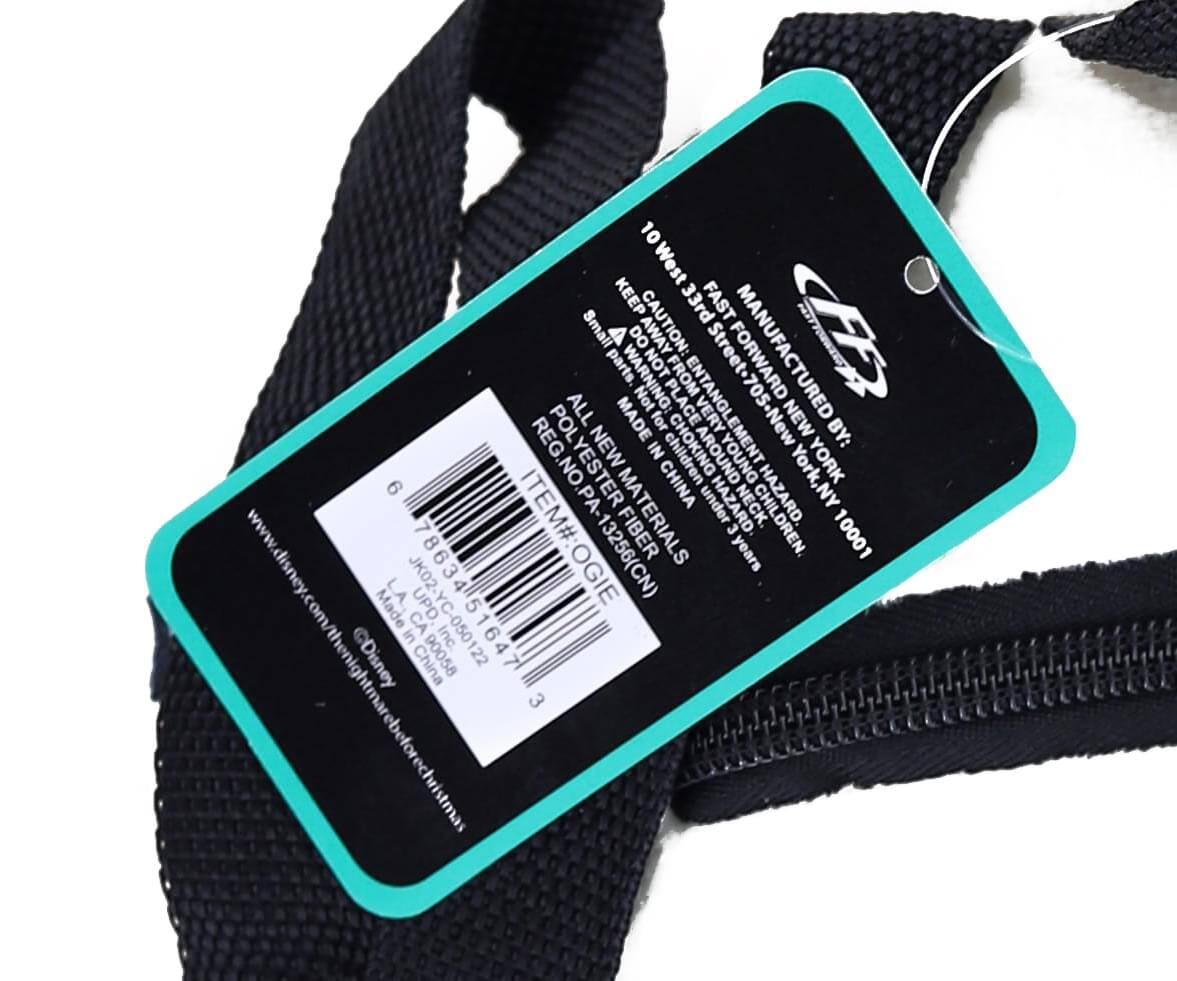 10 West 33rd Street, New York, NY 10001  
CAUTION: MANUFACTURED BY: PA-7863451647  
WARNING: DO NOT PLACE AROUND NECK.  
CAUTION: ENTANGLEMENT HAZARD.  
FOR CHILDREN 3 YEARS AND UP.  
MADE IN CHINA  
ITEM# OGIE  
www.disney.com/thenightmarebeforechristmas  
Disney China 90058  
3