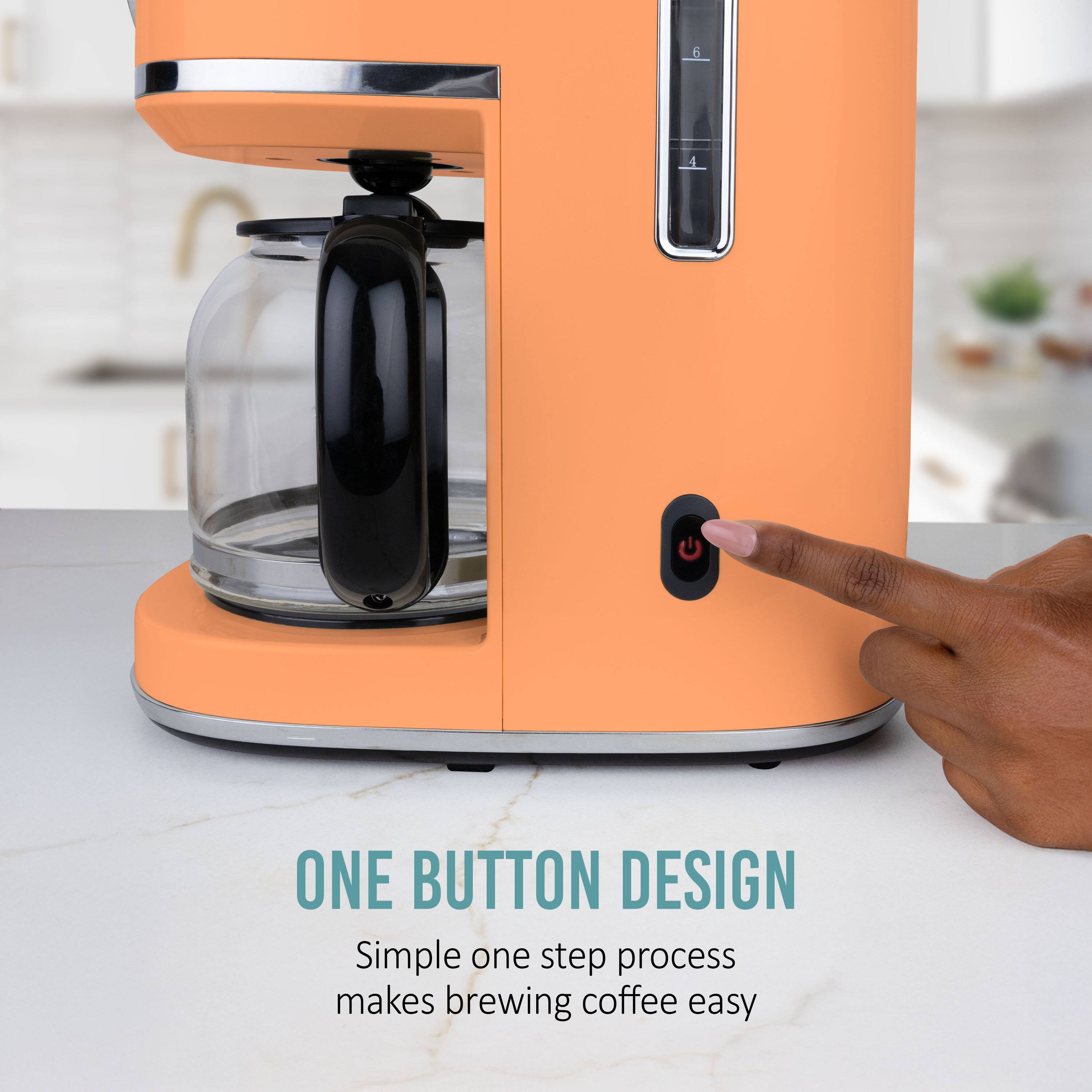 ONE BUTTON DESIGN  
Simple one step process makes brewing coffee easy