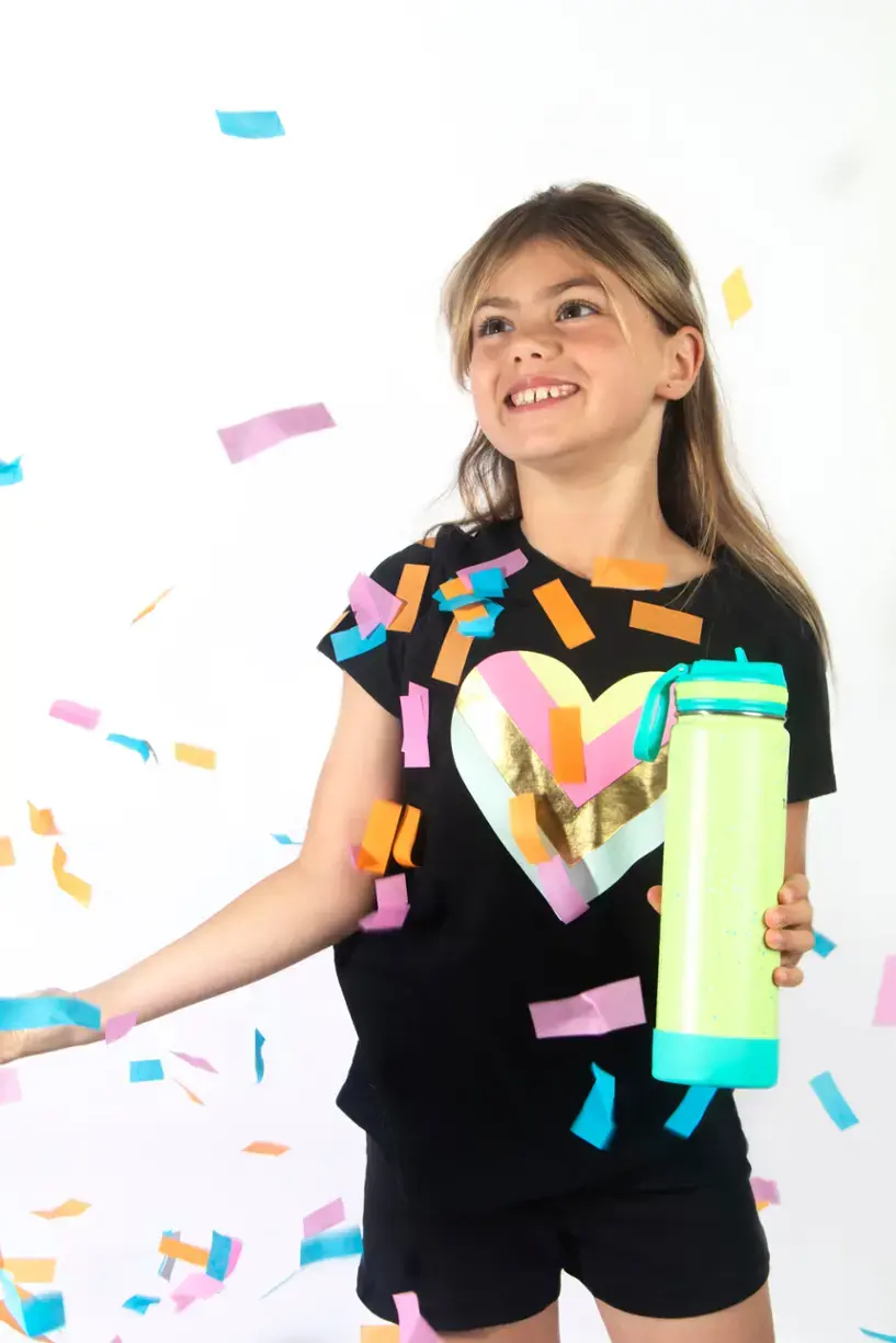 Alt View 16. Takeya - Actives Confetti 22-oz. Water Bottle with Straw Lid - Green Grass.