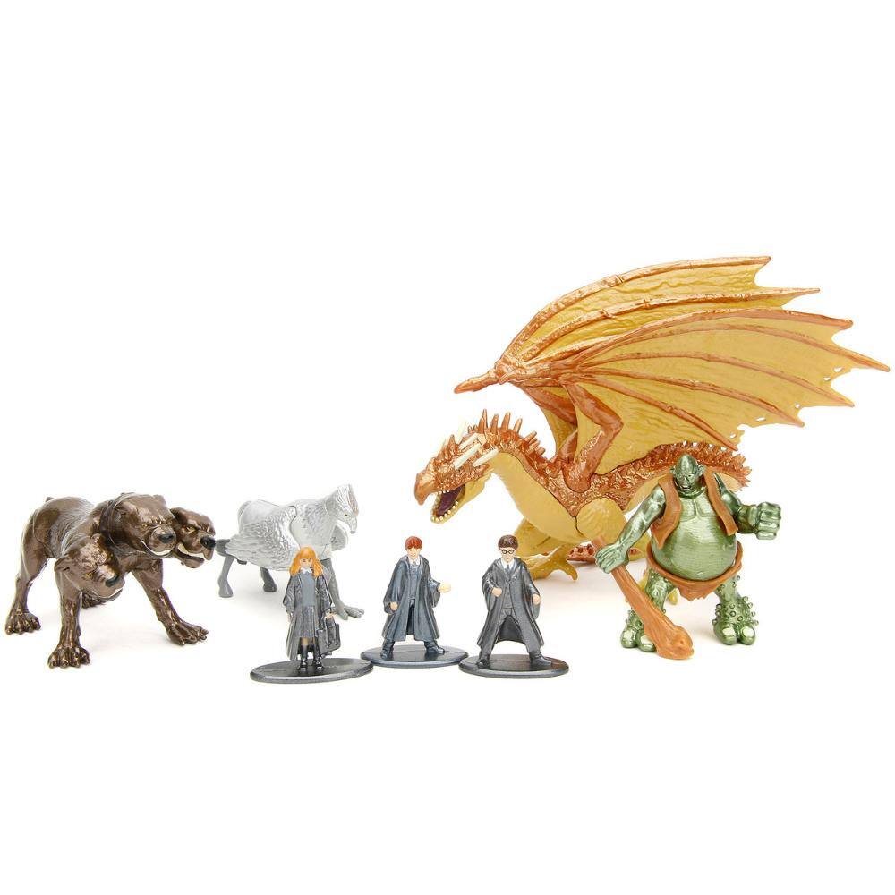 Angle. Jada - "Harry Potter Wizarding World" Set of 7 Diecast Figures by Jada - Multicolor.