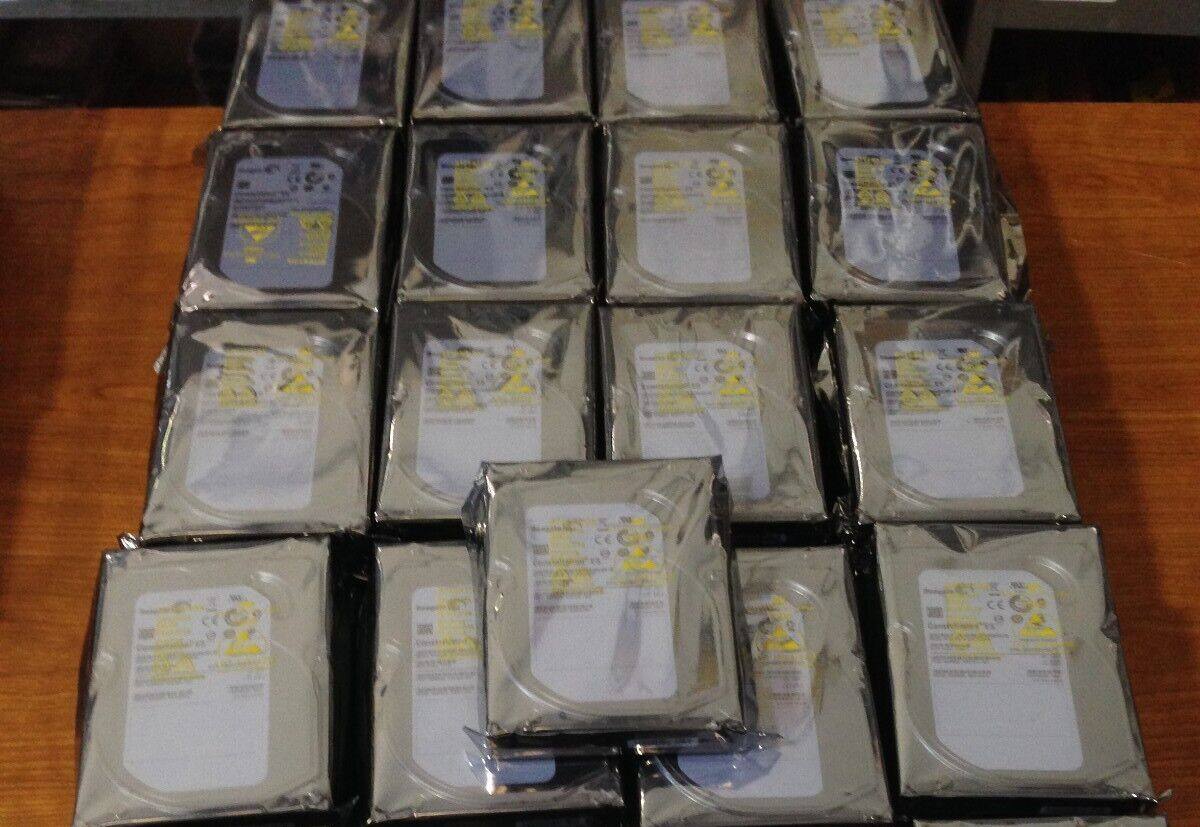 Left. Seagate - ES 1TB 7.2k SATA 2.0 3Gb/s 32MB ST31000524NS 9JW154-501 9JW154-502.