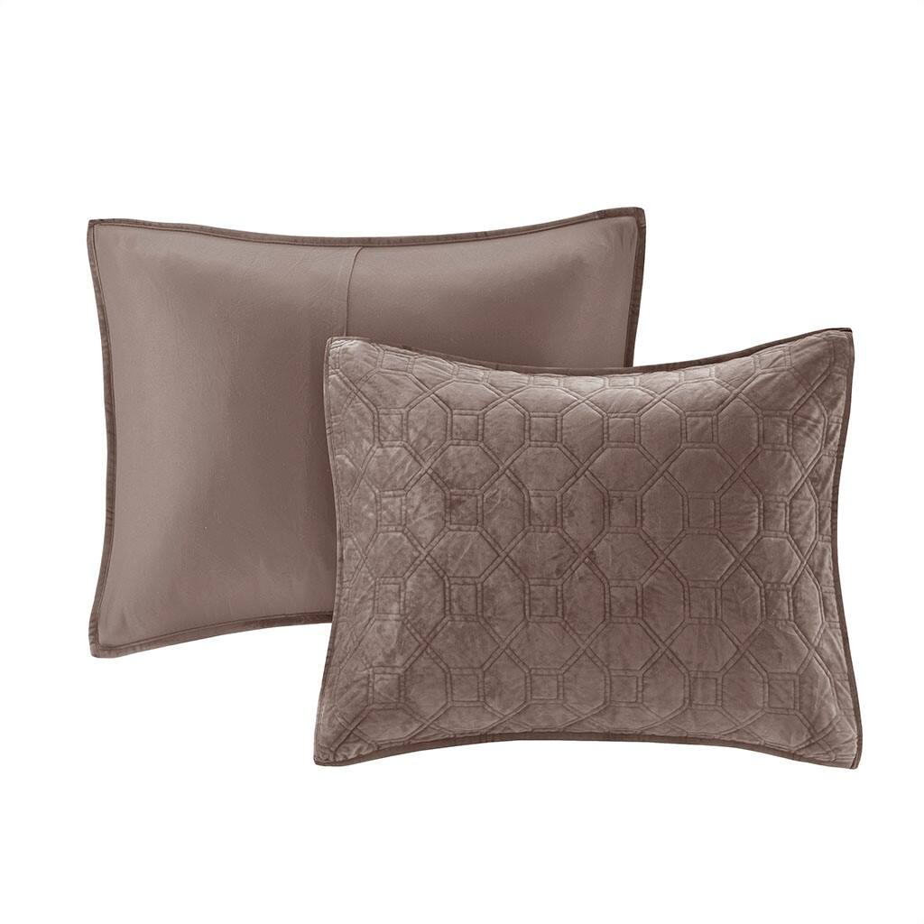 Alt View 4. Gracie Mills - Gracie Mills Gayle 3-Piece Casual Geometric Velvet Quilt Set - Taupe.