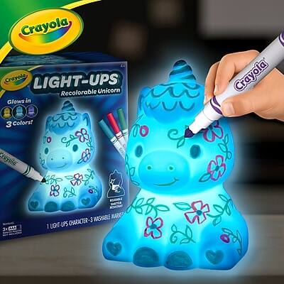 Crayola LIGHT-UPS Recolorable Unicorn  
Glow in 3 Colors!  
1 LIGHT-UPS CHARACTER - 3 WASHABLE MARKERS  
10 x C