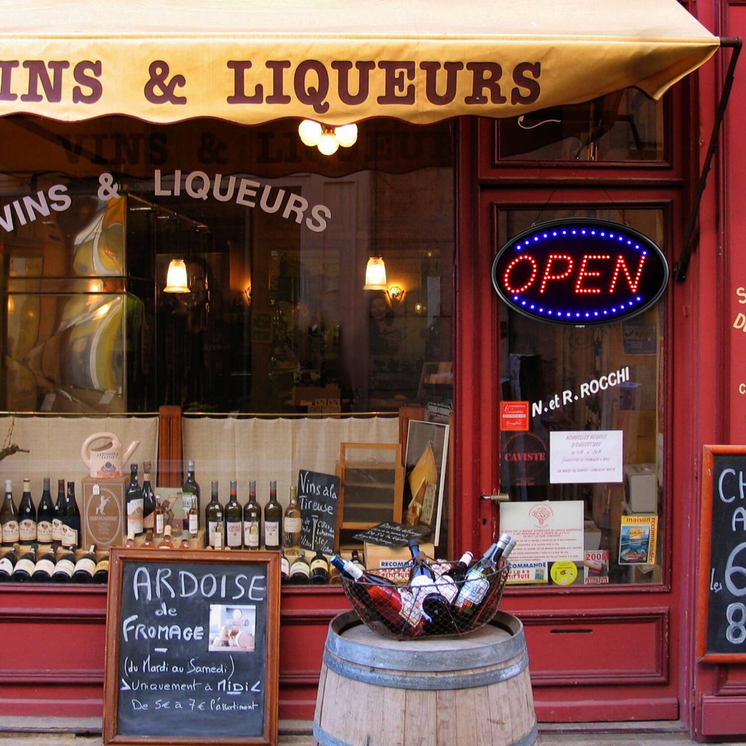 INS & LIQUEURS  
VINS & LIQUEURS  
OPEN  
N. et R. ROCCHI  
CAVISTE  
Vins à la Tireuse  
ARDOISE de FROMAGE  
(Mardi au Samedi)  
Uniquement à Midi  
De 12h à 14h  
6 à 8 € Par personne