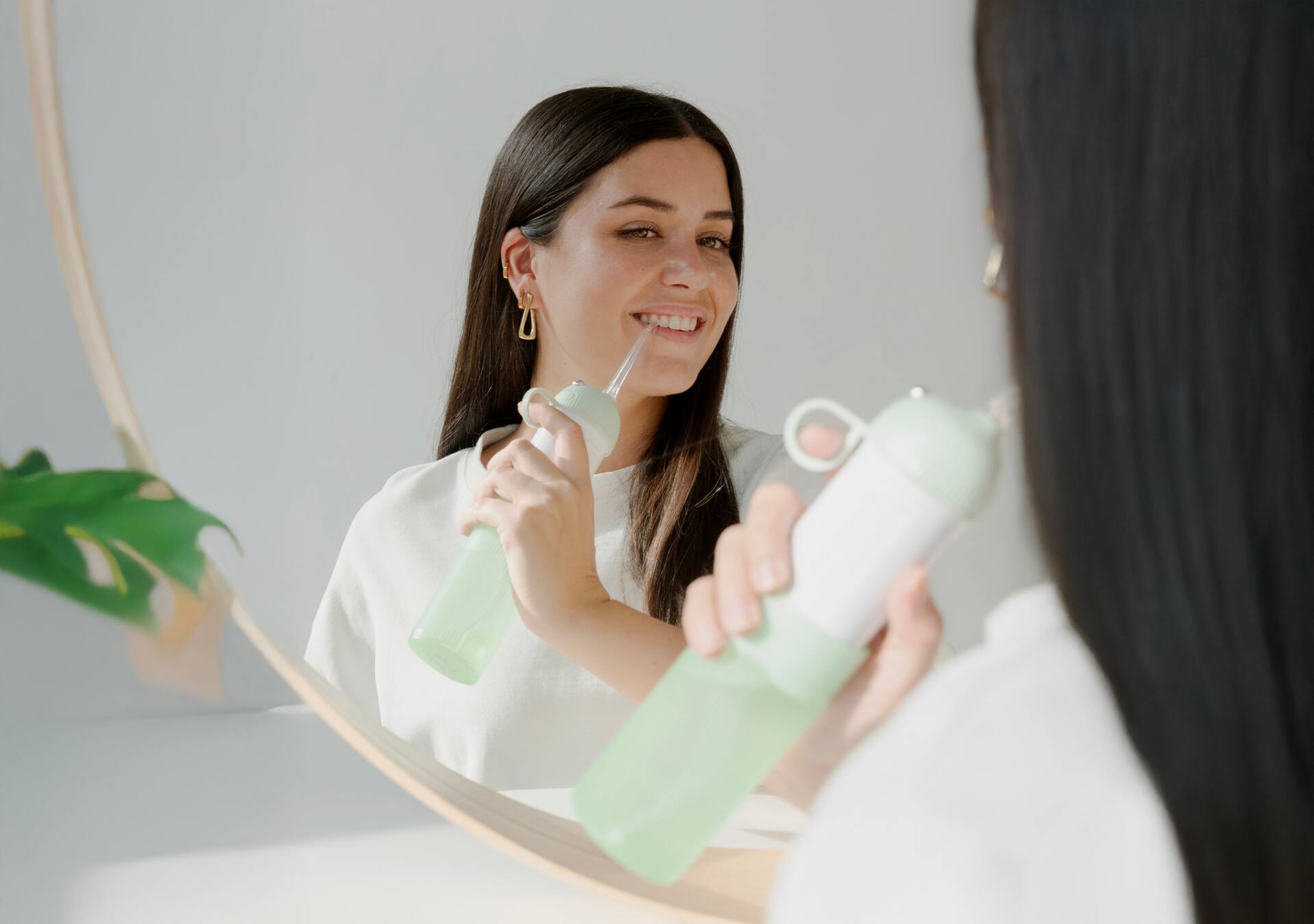 Alt View 1. Be Lucent - Water Flosser.