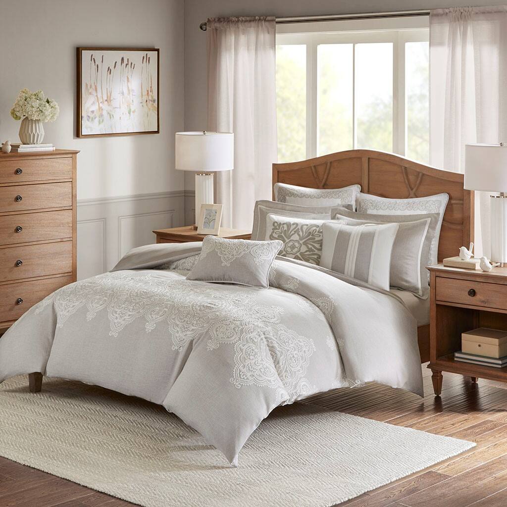 Alt View 4. Gracie Mills - Gracie Mills Susan 8-Piece Comforter Set - Natural.