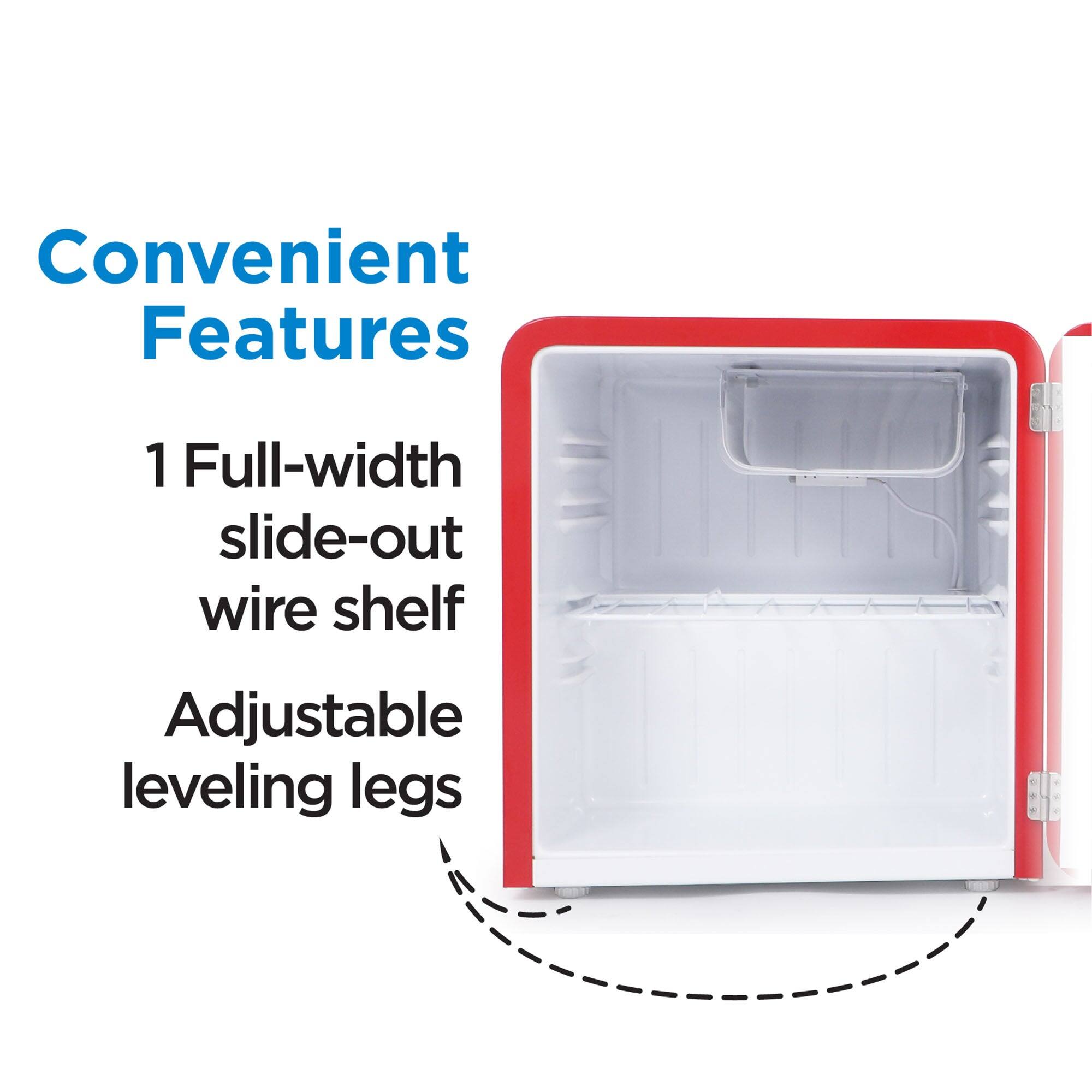 Convenient Features:
1. Full-width slide-out wire shelf
Adjustable leveling legs