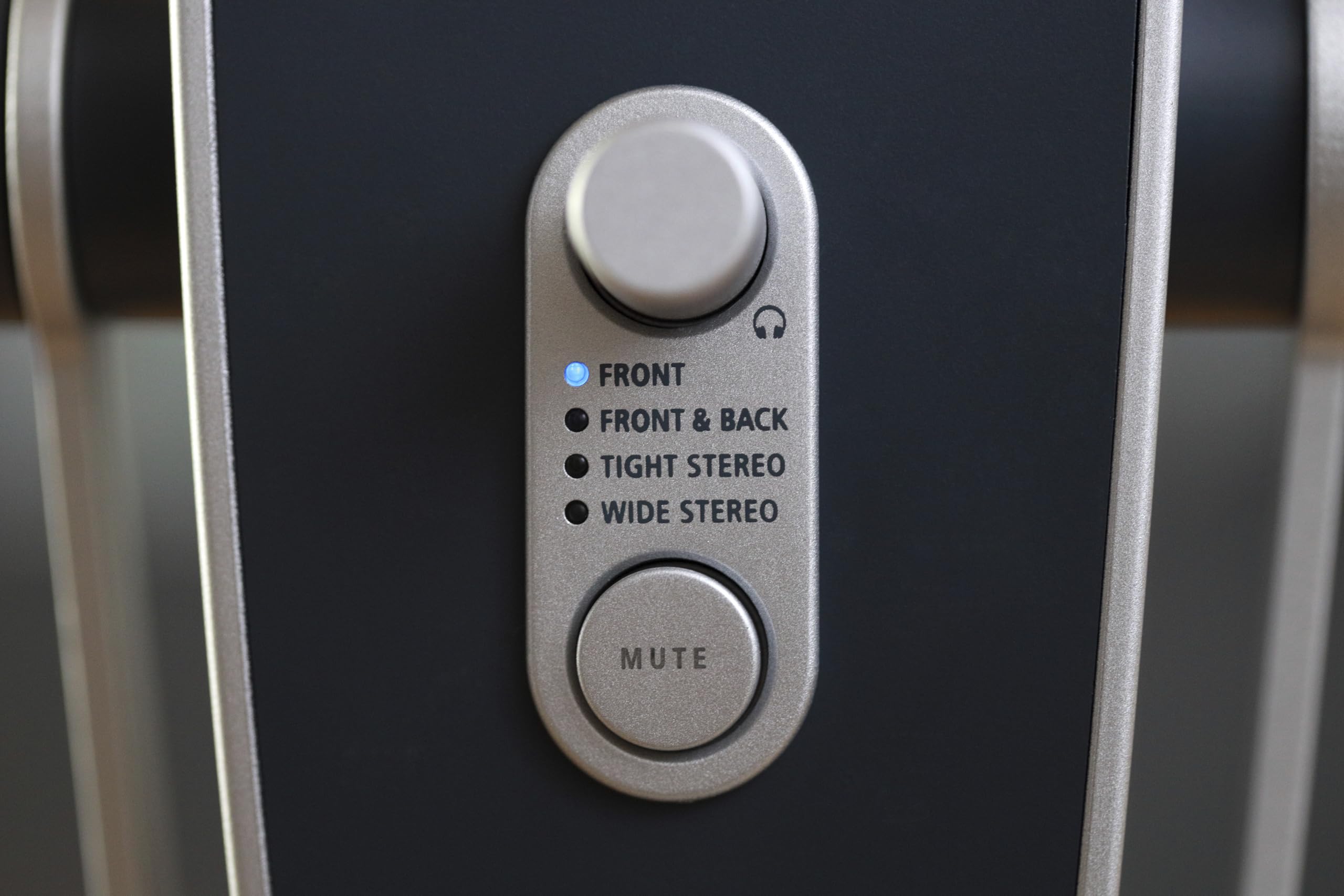 FRONT  
FRONT & BACK  
TIGHT STEREO  
WIDE STEREO  

MUTE