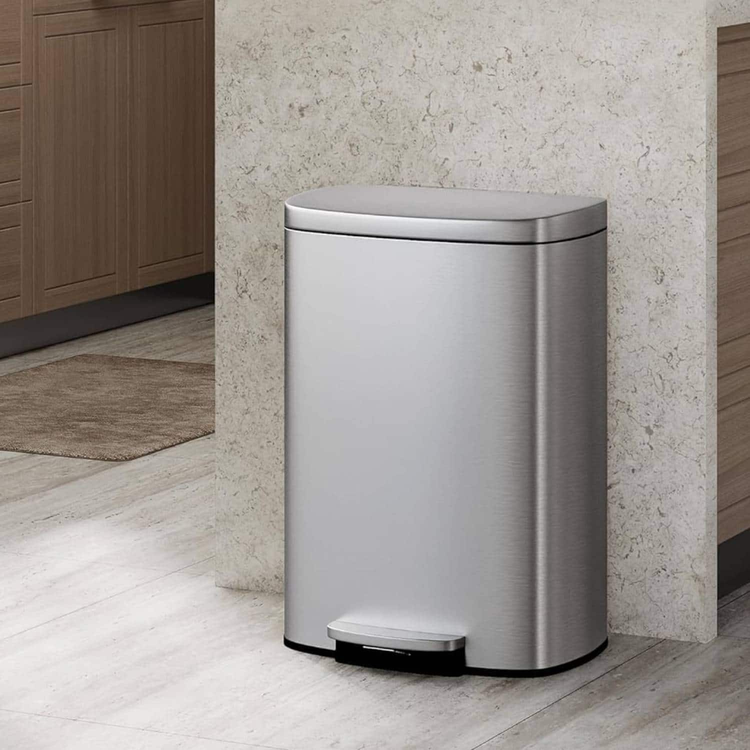 Qeetex - 13 Gallon Rustproof Garbage Can Step-on Stainless Steel Kitchen Trash Can, with Lid - Silver