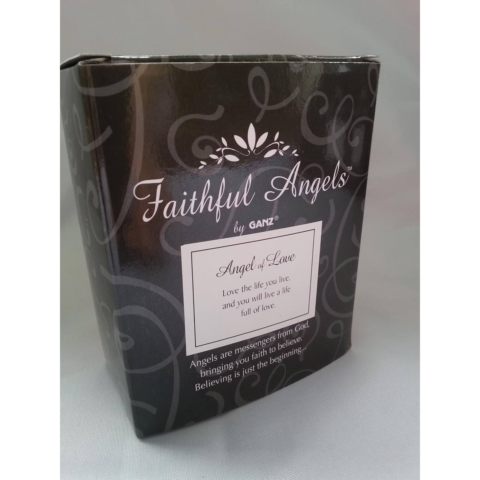 Faithful Angels  
by GANZ

Angel of Love

Love the life you live,  
and you will live a life  
full of love.

Angels are messengers from God,  
bringing you faith to believe.  
Believing is just the beginning...