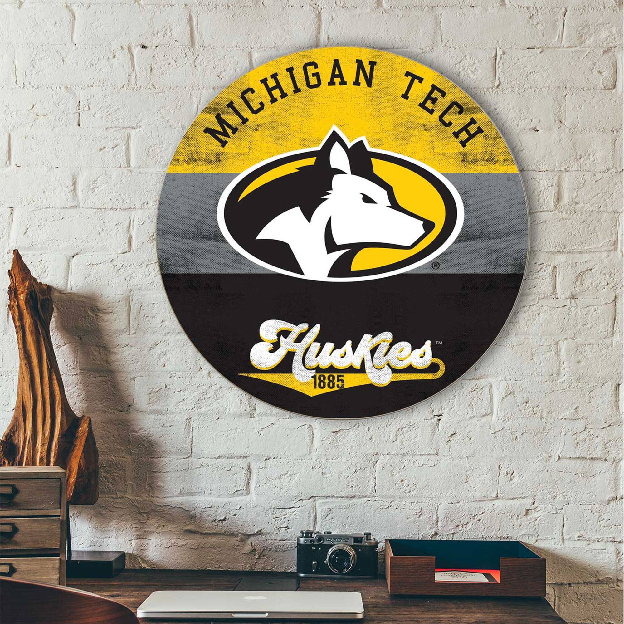 MICHIGAN TECH  
Huskies  
1885