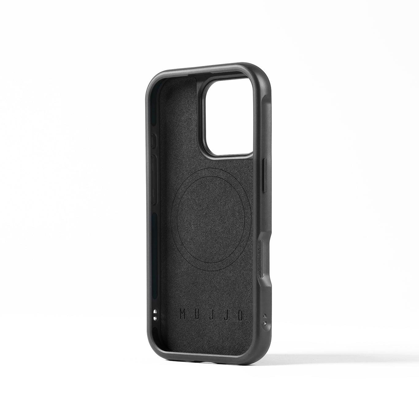 Angle. Mujjo - iPhone 16 Pro Shield Case - Black.