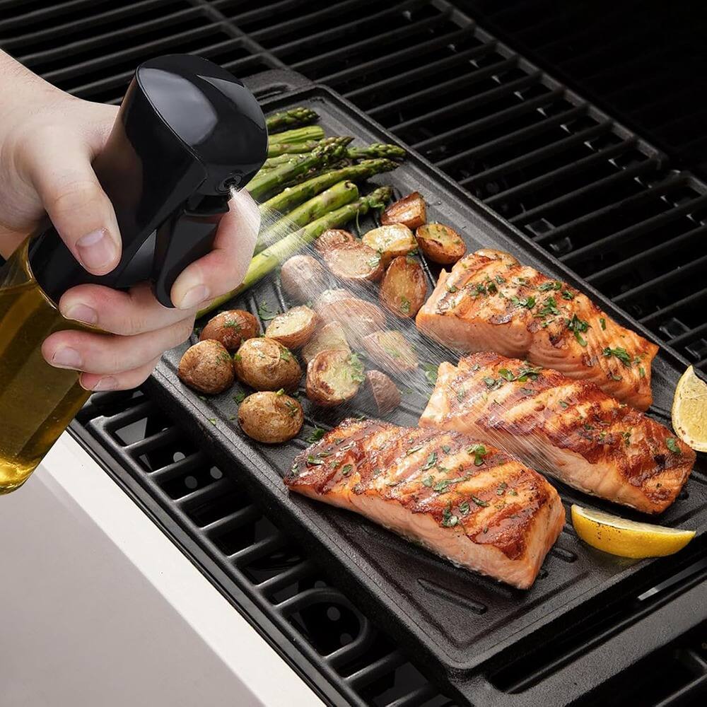 Angle. Schertz - 2-in-1 Glass Oil Dispenser & Sprayer – Green, 470ml, Non-Drip Spout.