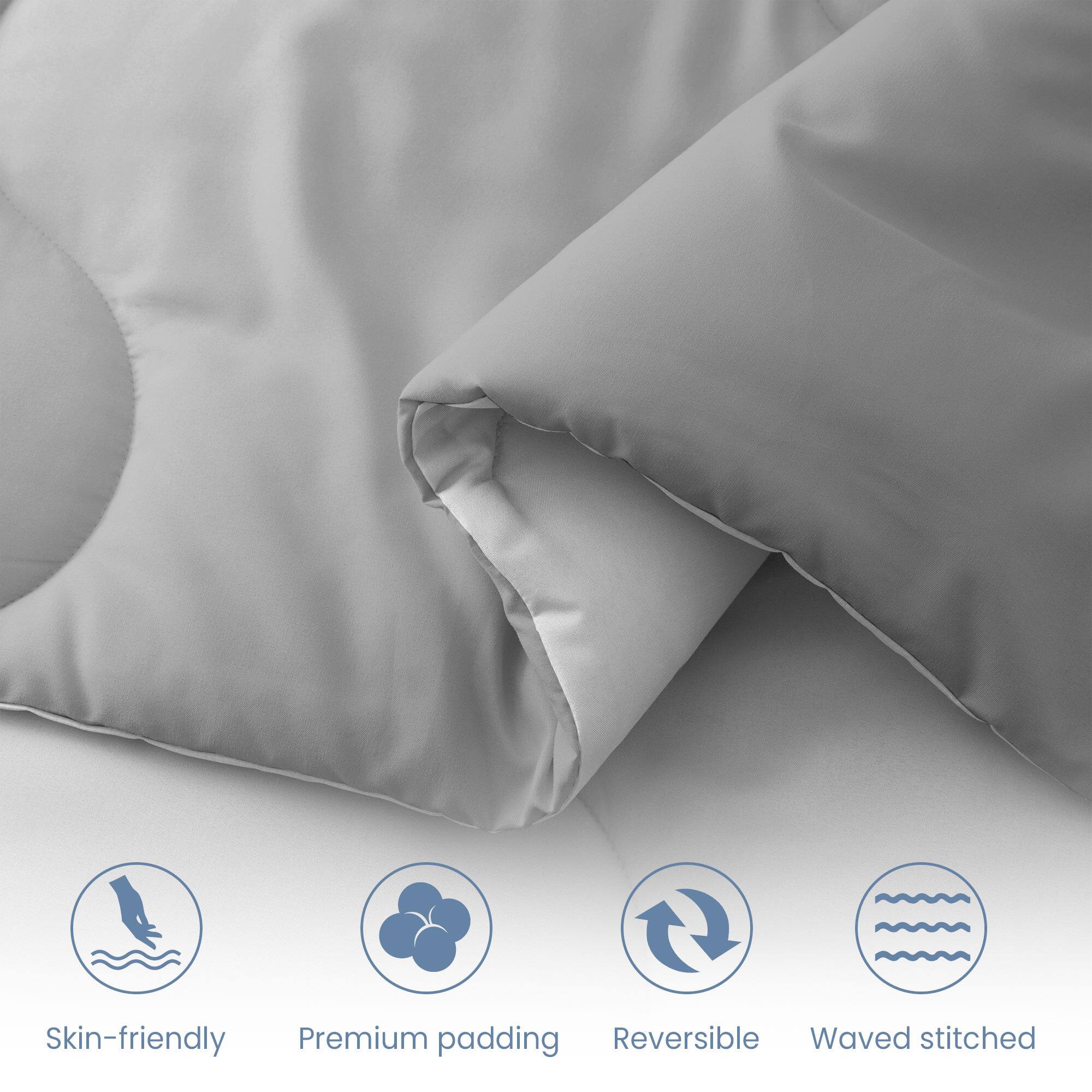 Skin-friendly, Premium padding, Reversible, Waved stitched