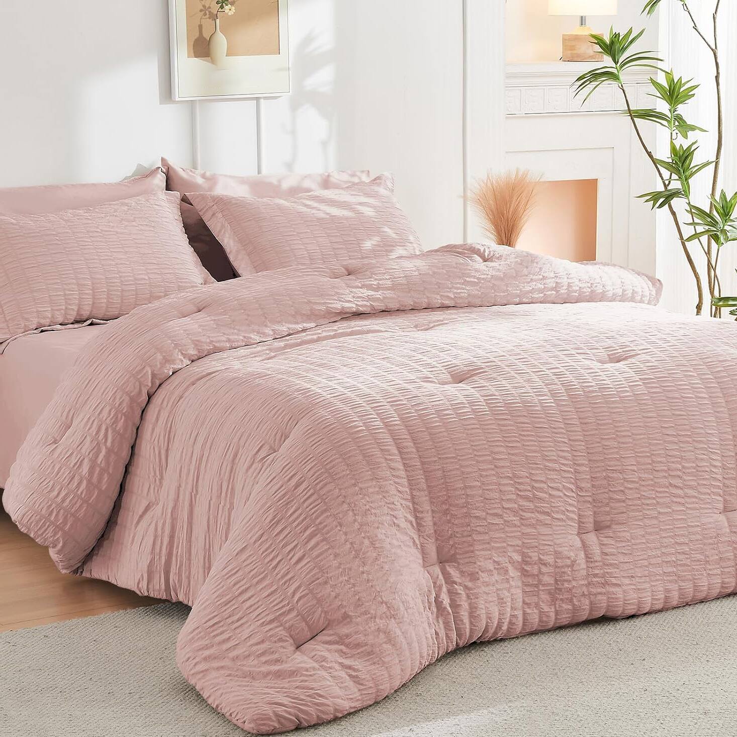 Dazzed Corner - Seersucker 5/7 Pieces Bed in a Bag Comforter Set with Sheets, Pillowcases & Shams - Rose Gold