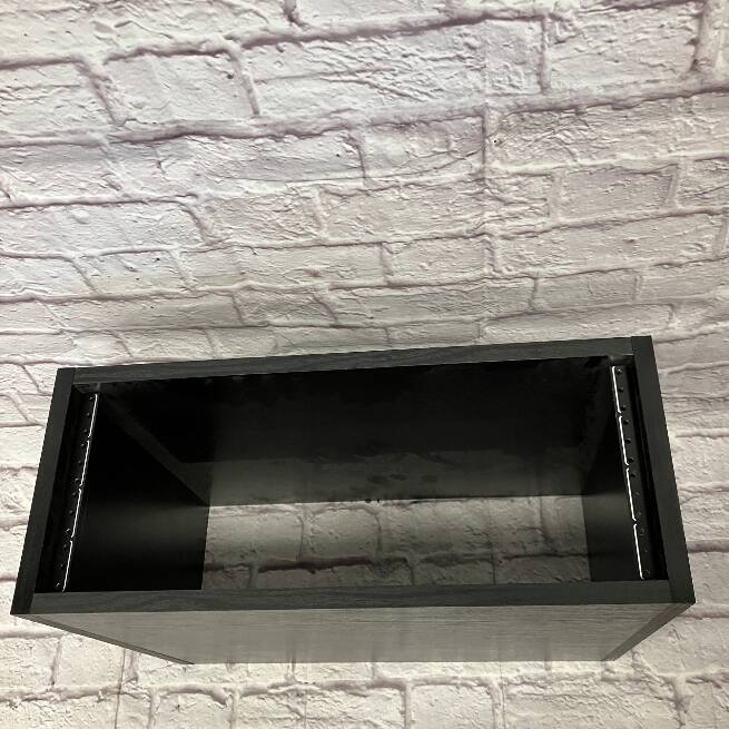 Back. Gator - 4U Wooden Studio Rack Cabinet with 15.5-Inch Depth and Cold-Rolled Steel Rails.
