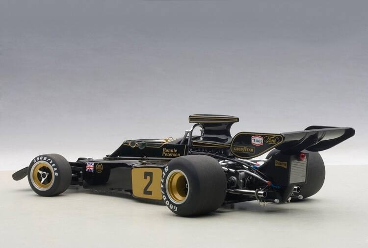CODFYEAR Ronnie Peterson 2 COODEVEN TEXACO Ford GOOD YEAR YEAR CHAMPION