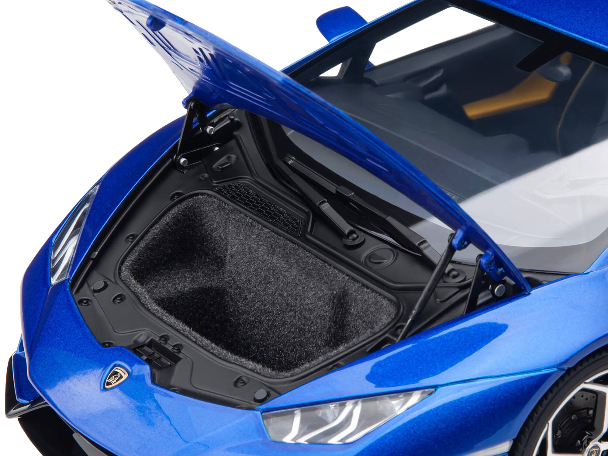 Angle. Autoart - Lamborghini Huracan EVO Blu Nethuns Blue 1/18 Model Car by Autoart - Nethuns Blue.