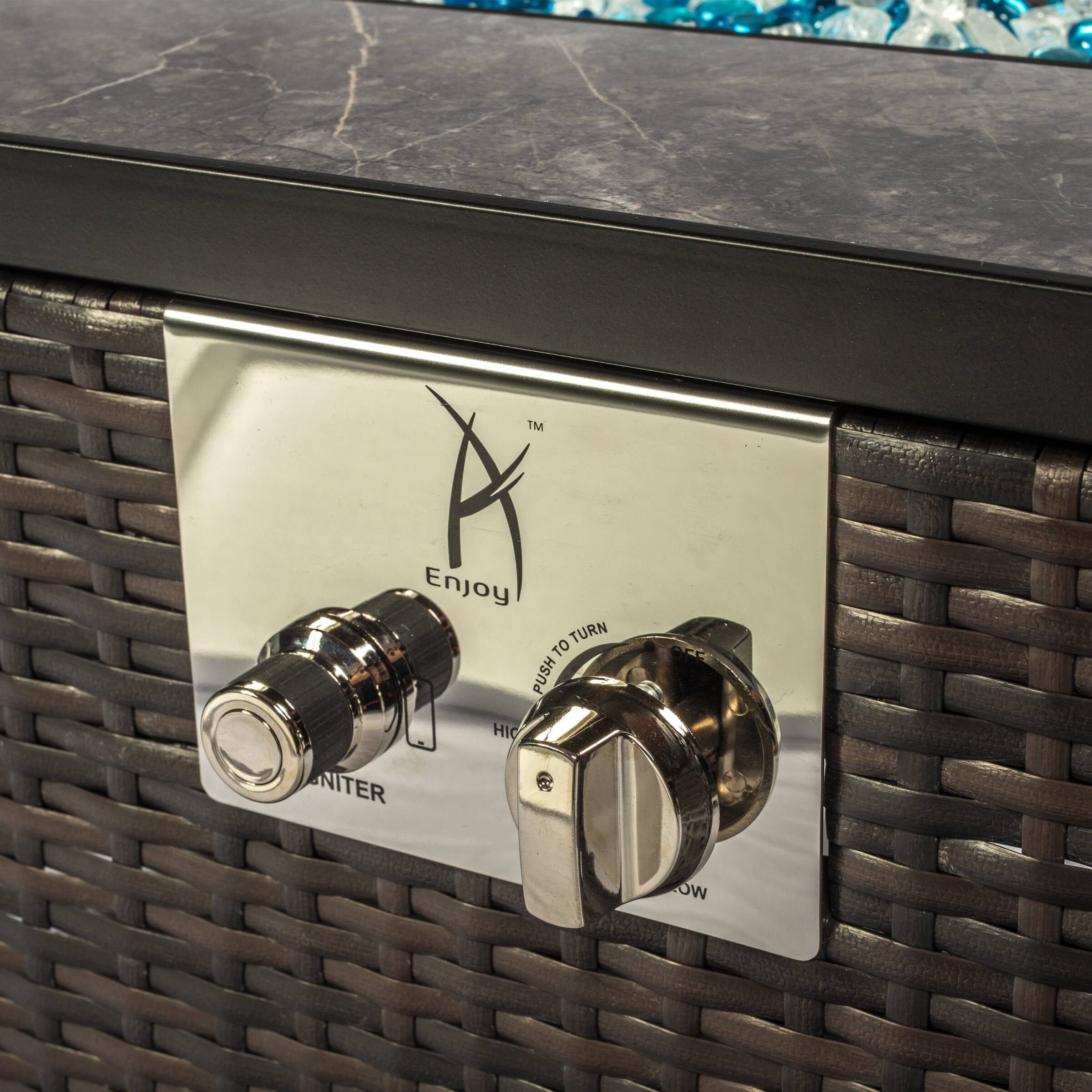 Enjoy  
TURN TO PUSH  
HOT  
COLD  
NITER  
LOW