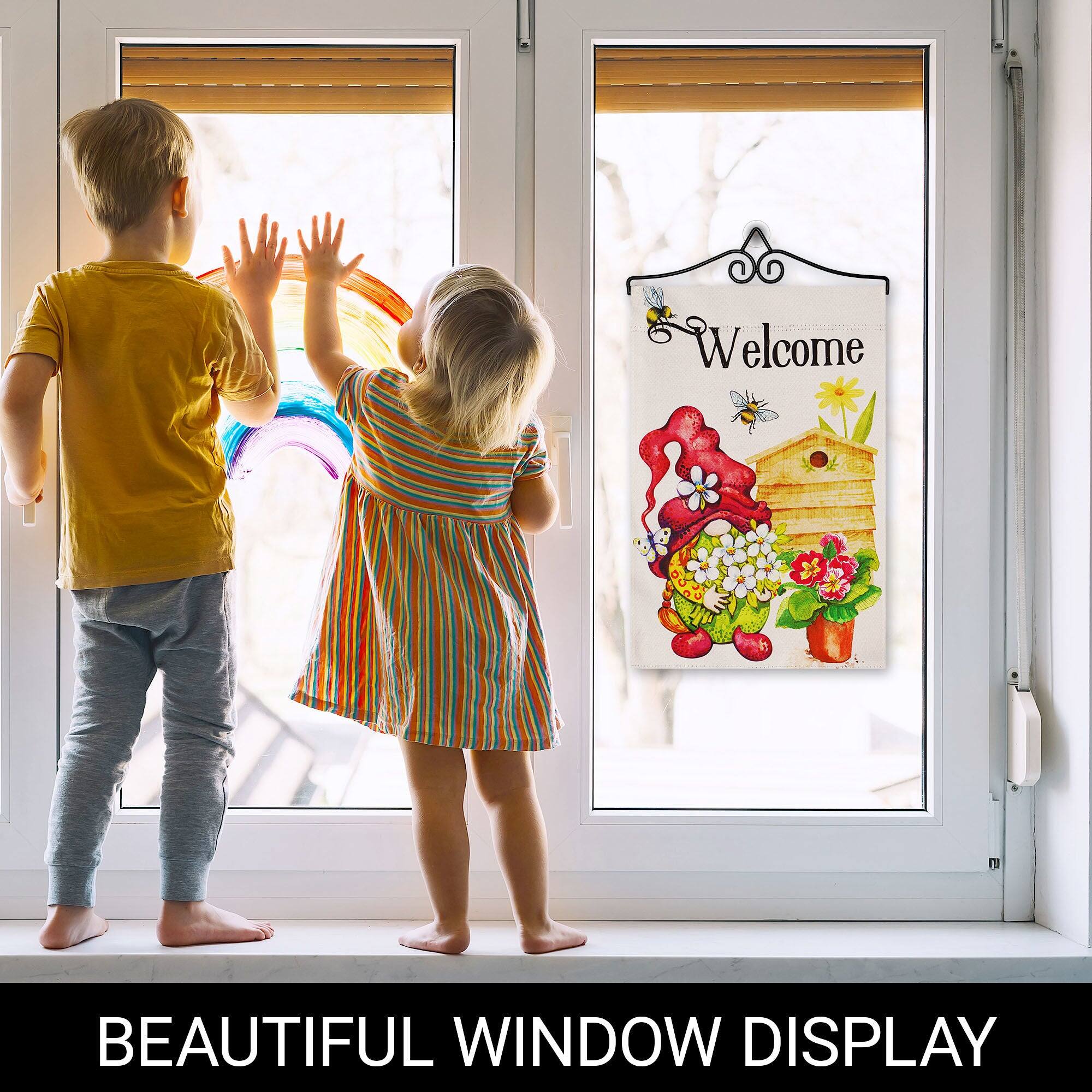 Welcome  
BEAUTIFUL WINDOW DISPLAY