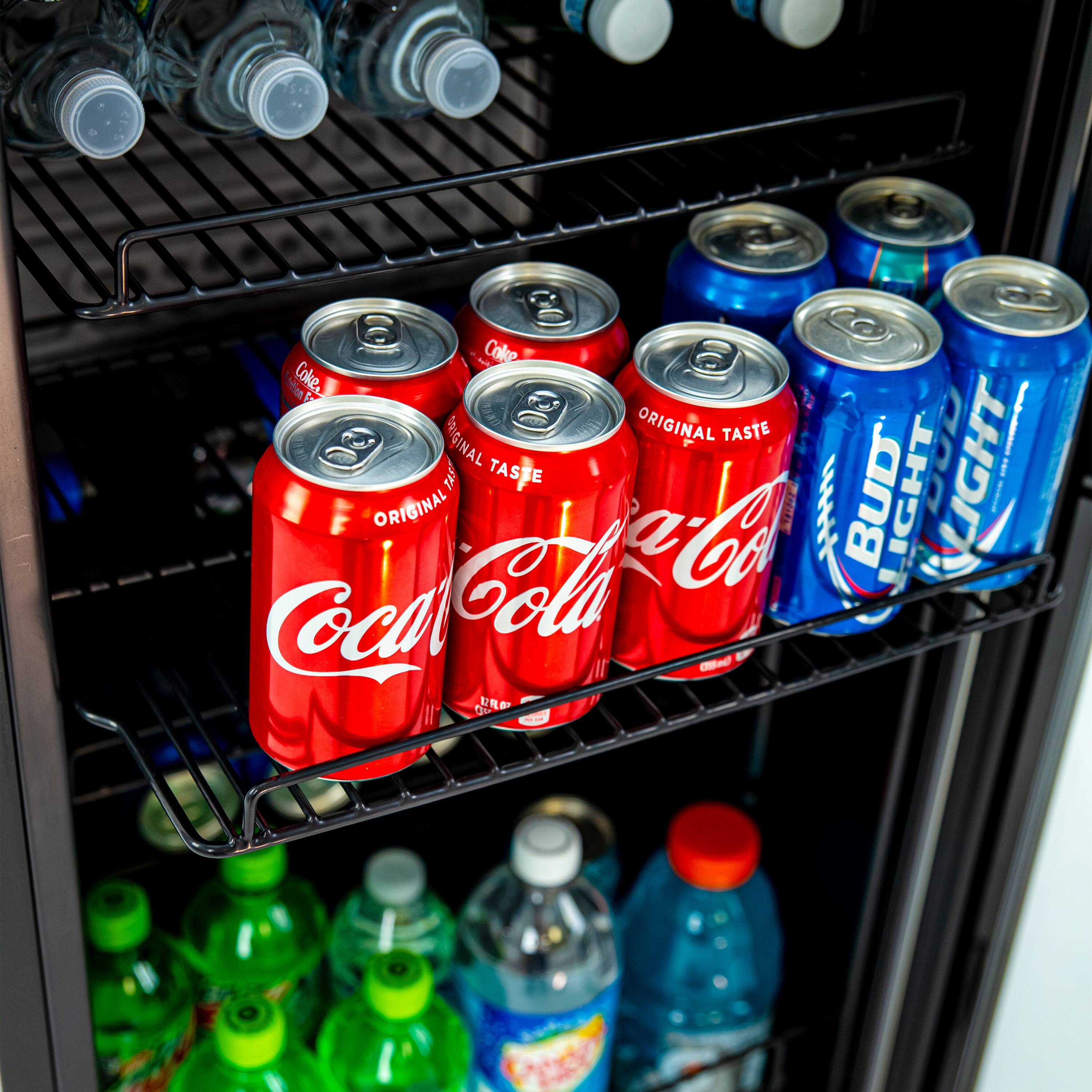 Coke a CO suTy e Coke ORIGINAL TASTE | ORIGINAL TASTE aCa PR I BUD LIGHT LIGHT I Coca Cola
